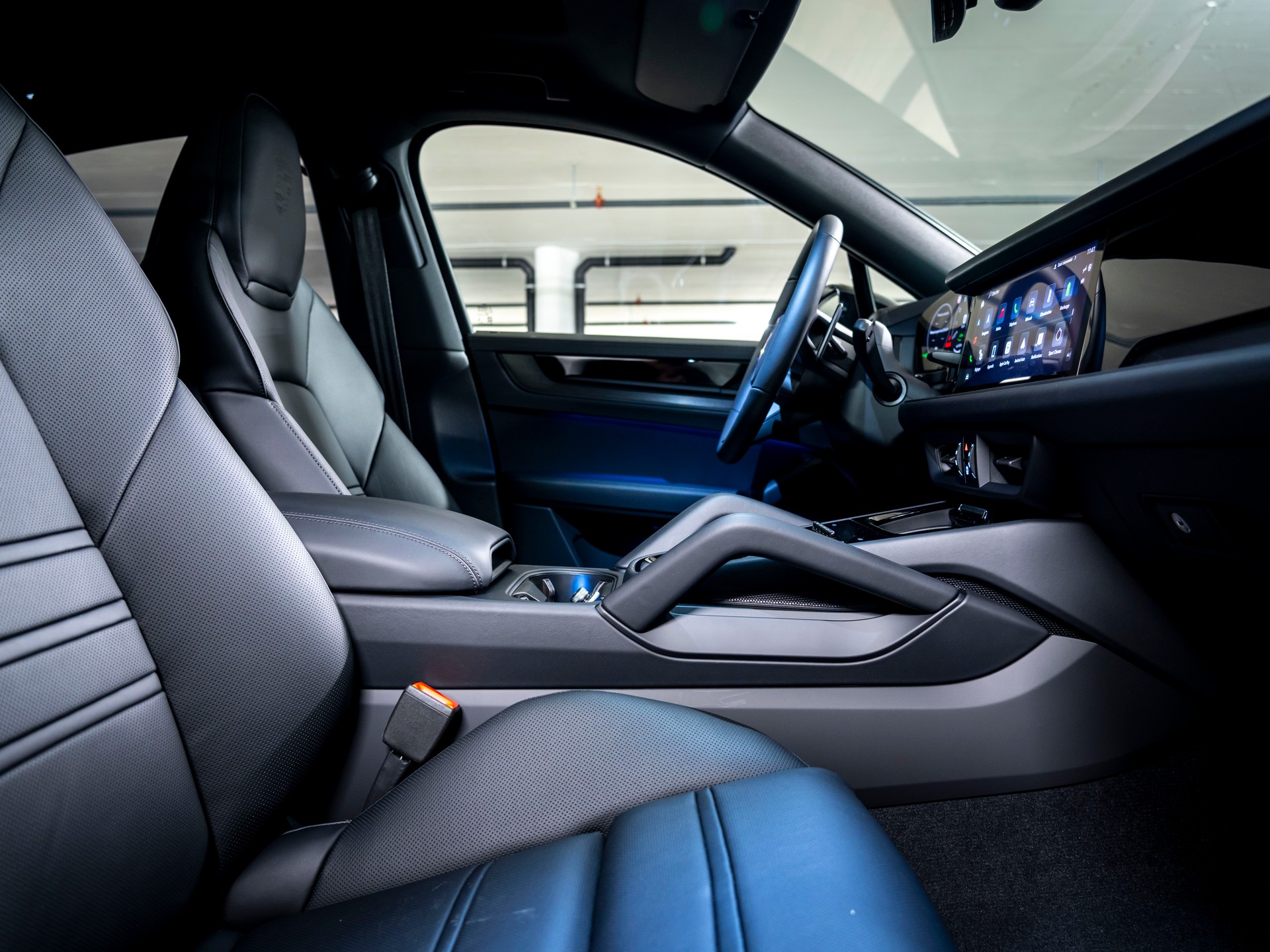 PORSCHE Cayenne Coupé E-Hybrid Black Edition Tiptronic-image-7