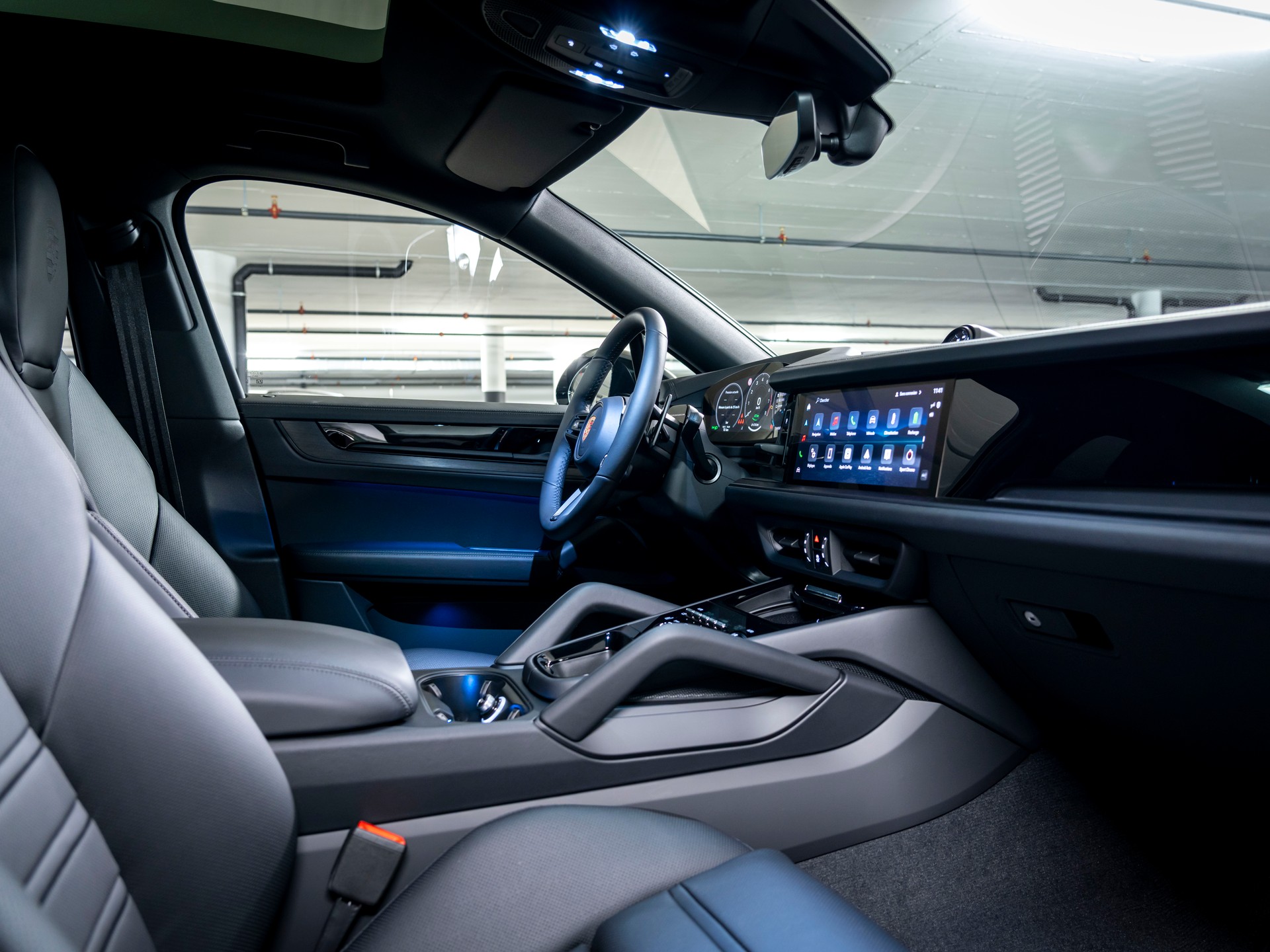 PORSCHE Cayenne Coupé E-Hybrid Black Edition Tiptronic-image-6