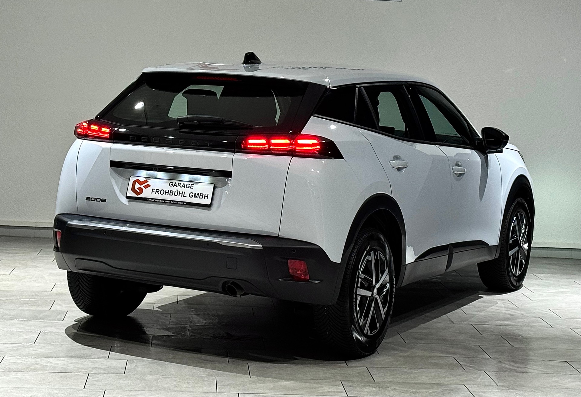 PEUGEOT 2008 1.2 PureTech Active Pack | CH | 1.Hand |-image-3