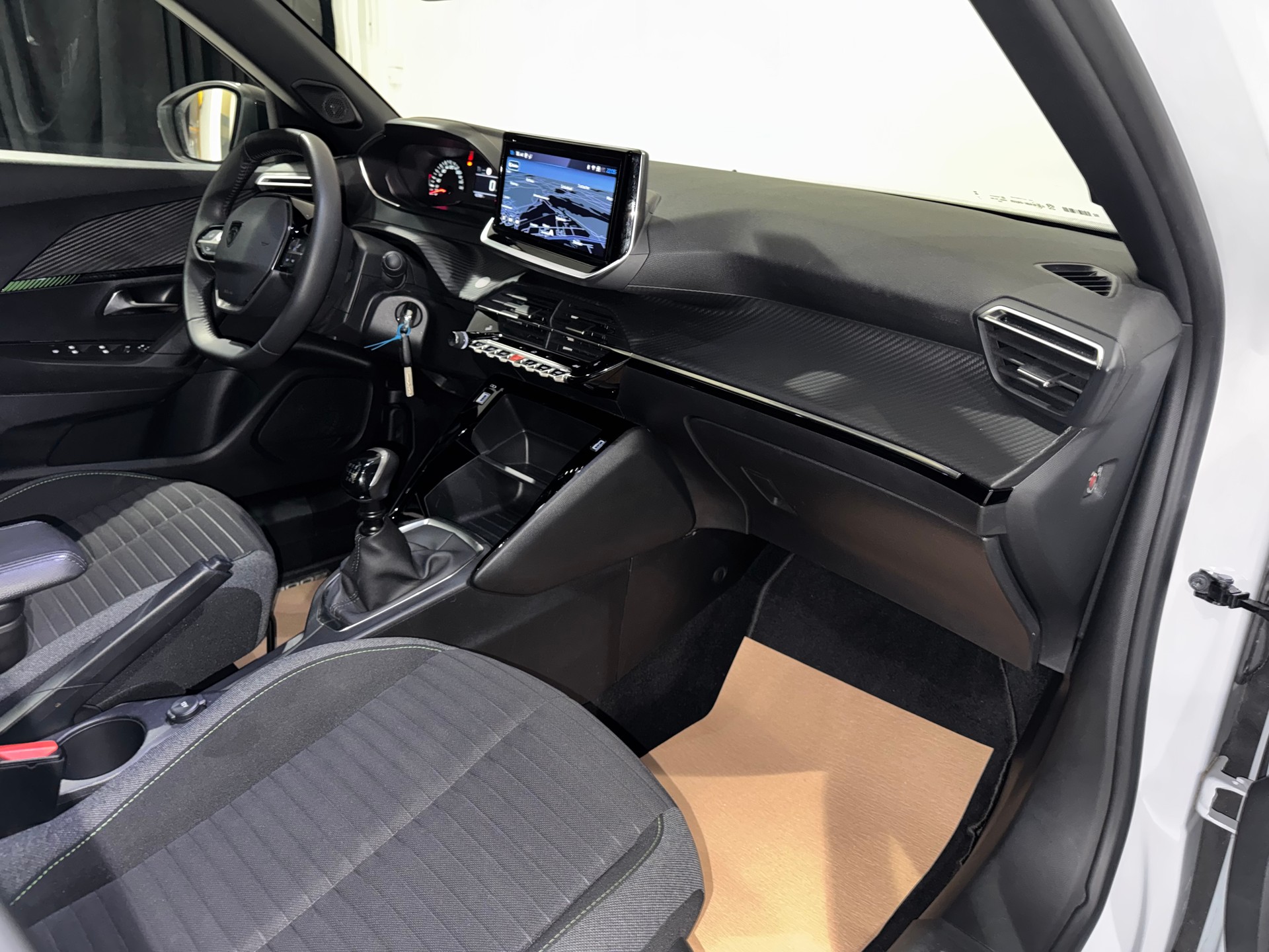 PEUGEOT 2008 1.2 PureTech Active Pack | CH | 1.Hand |-image-11
