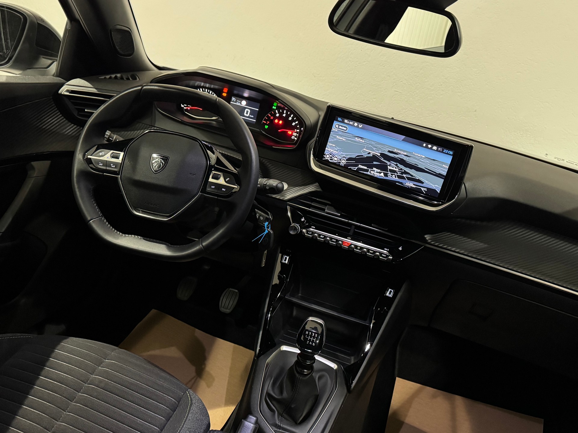 PEUGEOT 2008 1.2 PureTech Active Pack | CH | 1.Hand |-image-13
