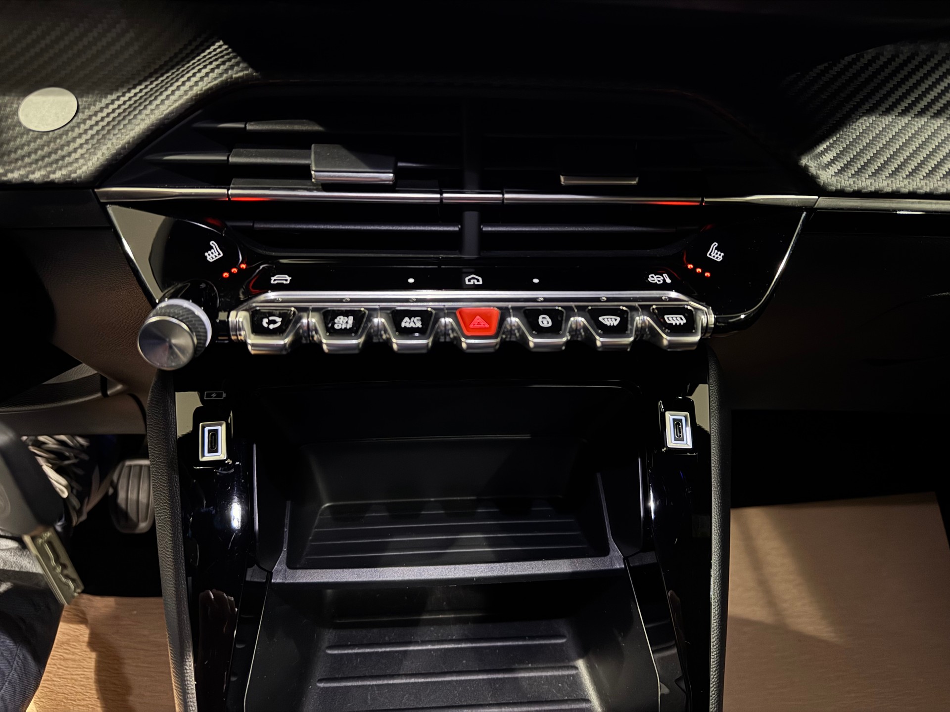 PEUGEOT 2008 1.2 PureTech Active Pack | CH | 1.Hand |-image-17