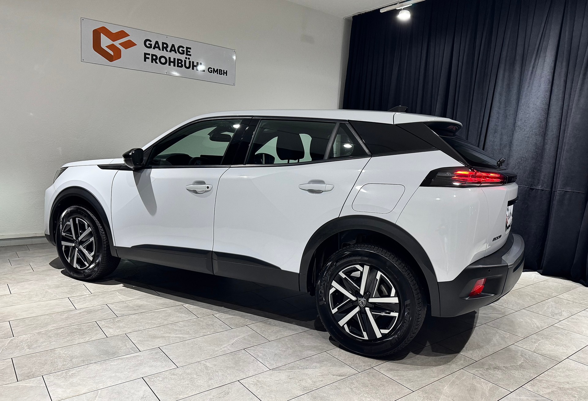 PEUGEOT 2008 1.2 PureTech Active Pack | CH | 1.Hand |-image-6
