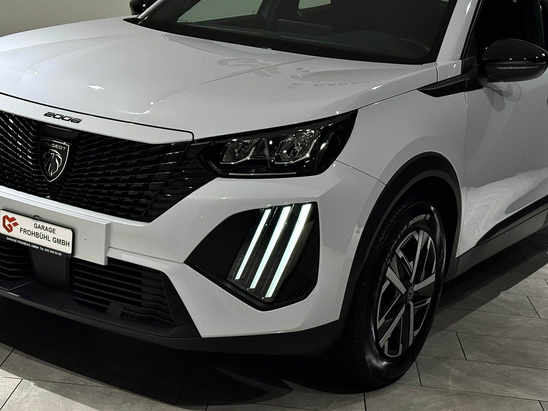 PEUGEOT 2008 1.2 PureTech Active Pack | CH | 1.Hand |-image-8