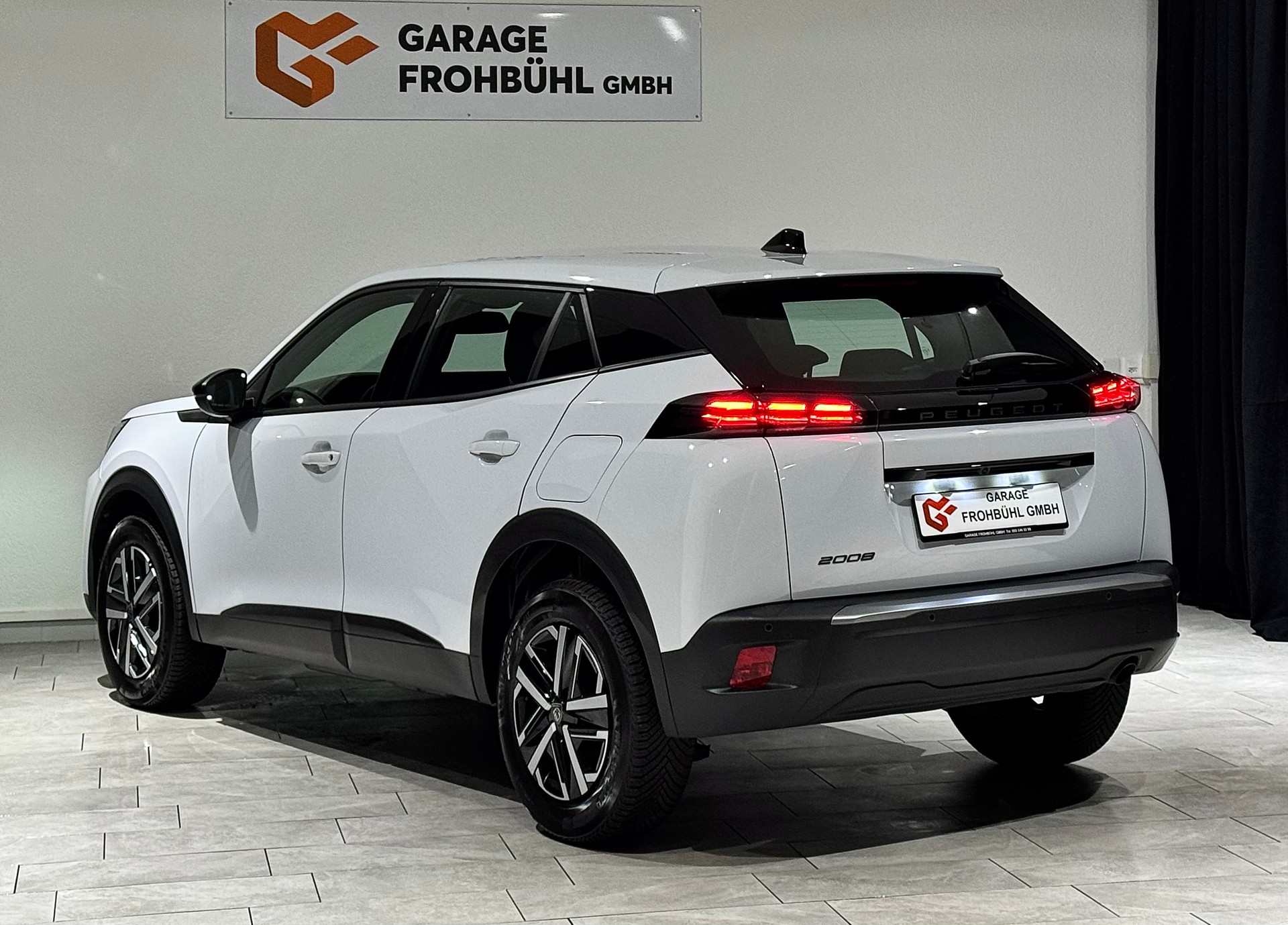 PEUGEOT 2008 1.2 PureTech Active Pack | CH | 1.Hand |-image-4
