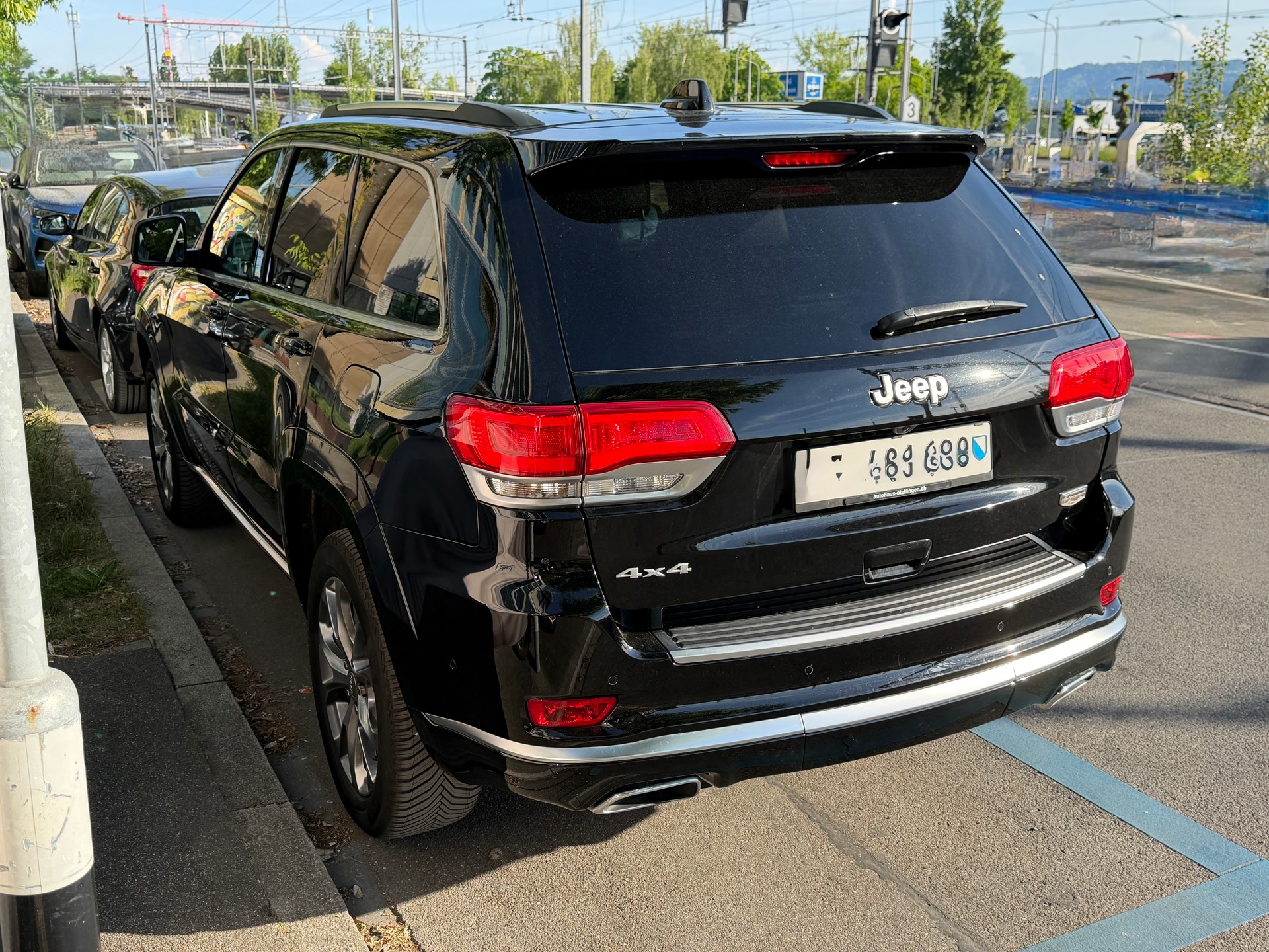 JEEP Grand Cherokee 3.0 CRD Summit Automatic-image-2