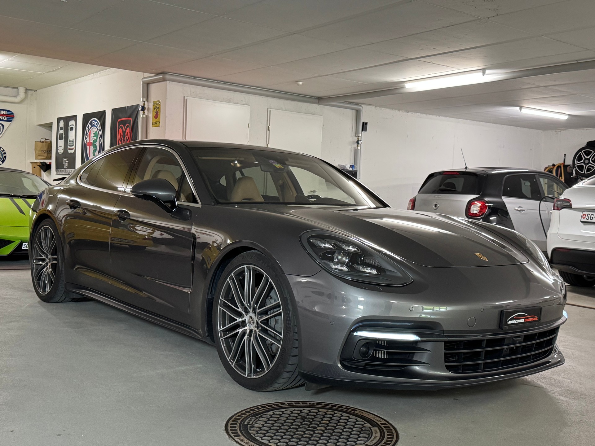 PORSCHE Panamera 4S PDK CH-Fahrzeug-image-2