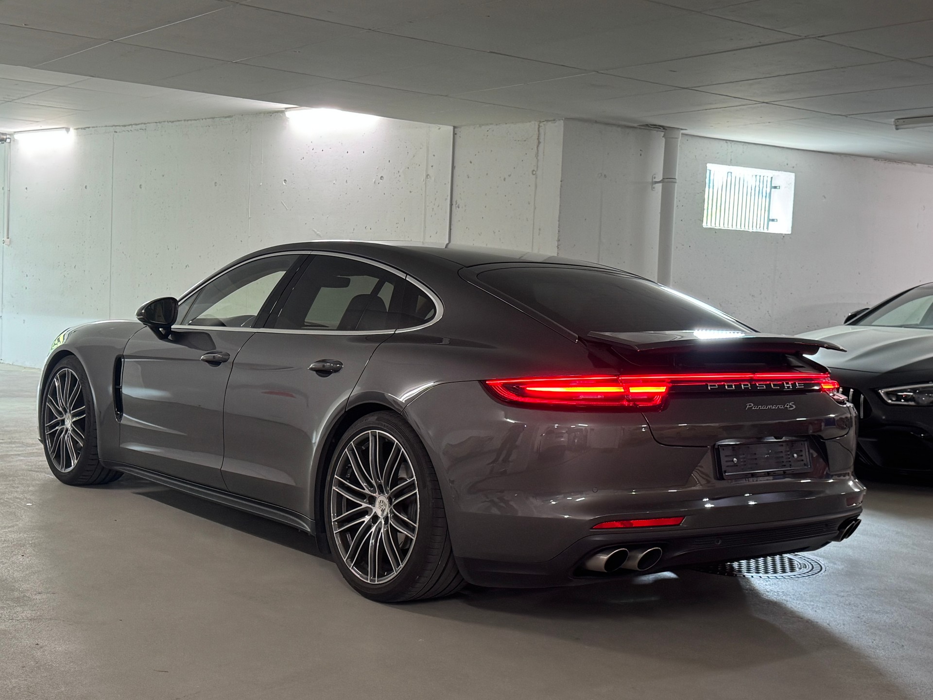 PORSCHE Panamera 4S PDK CH-Fahrzeug-image-4
