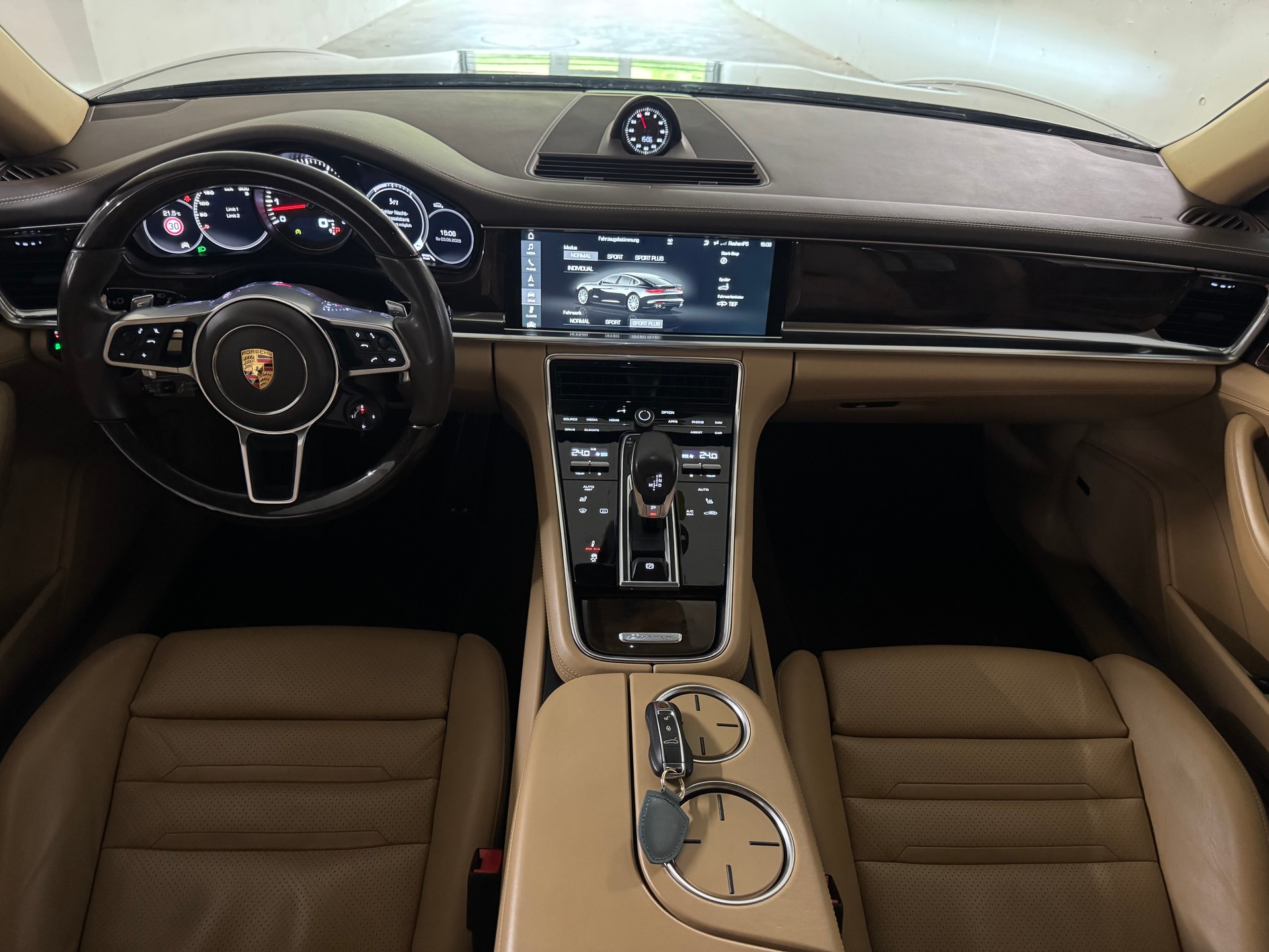 PORSCHE Panamera 4S PDK CH-Fahrzeug-image-9