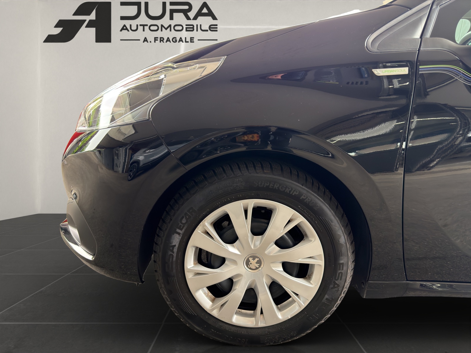 PEUGEOT 208 1.2 PureTech Urban S. EGS S/S-image-6