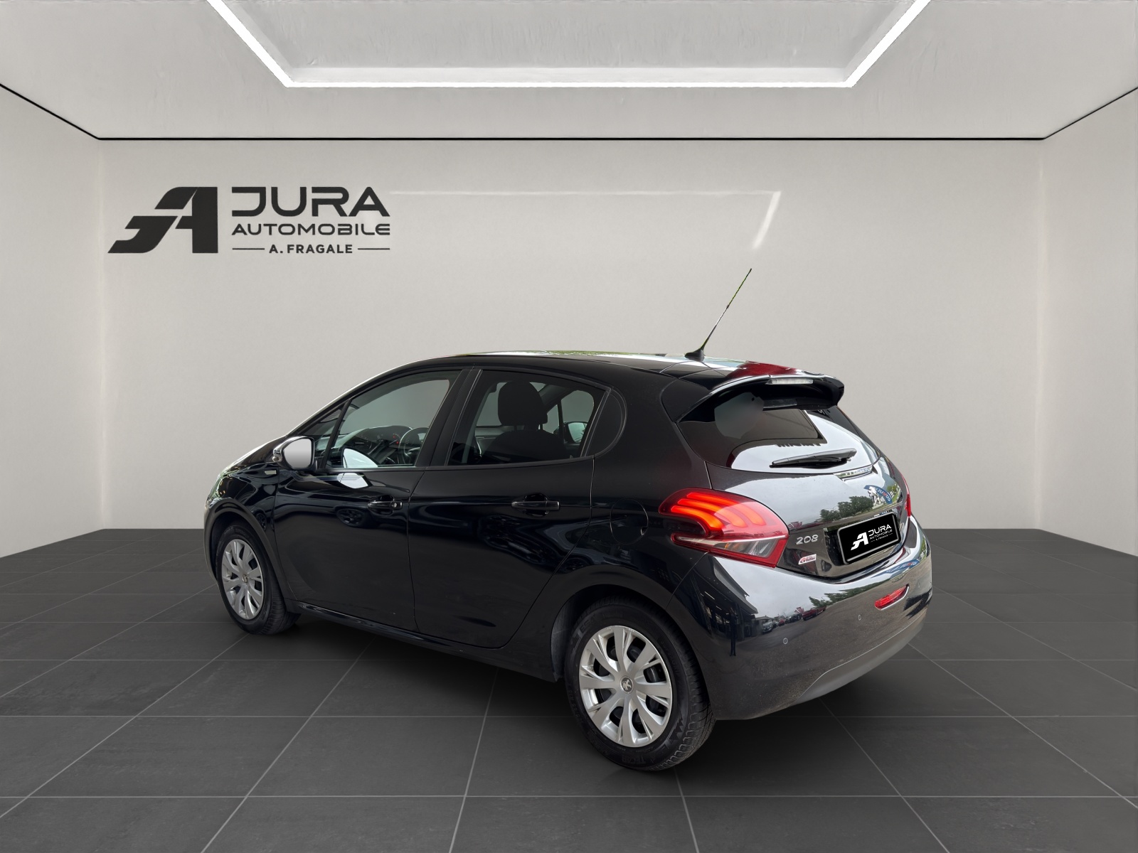PEUGEOT 208 1.2 PureTech Urban S. EGS S/S-image-4