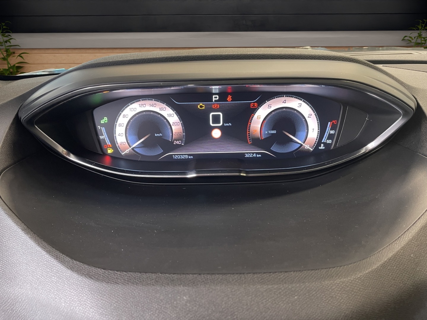 PEUGEOT 3008 1.6 BlueHDi GT Line-image-13