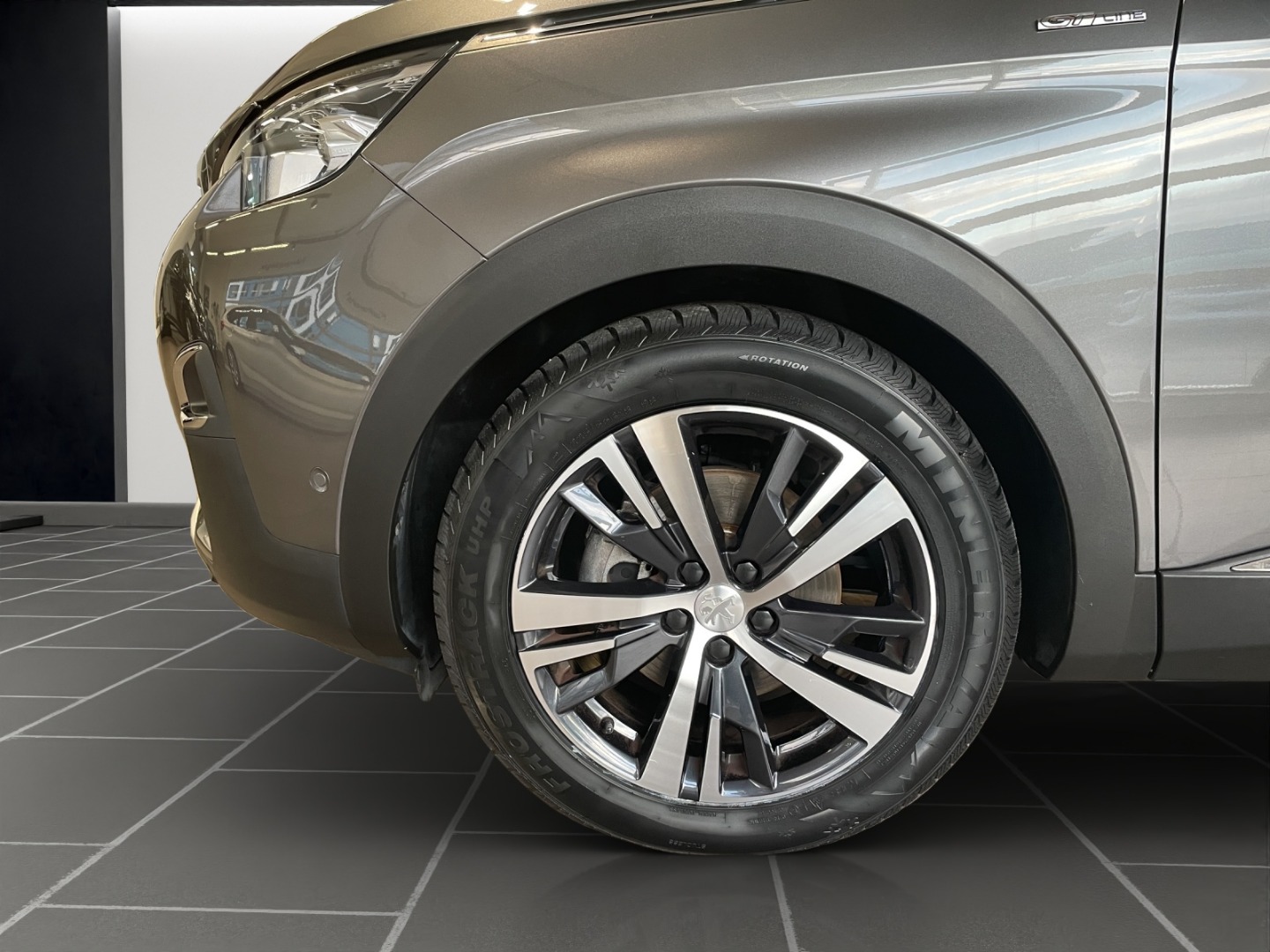 PEUGEOT 3008 1.6 BlueHDi GT Line-image-9