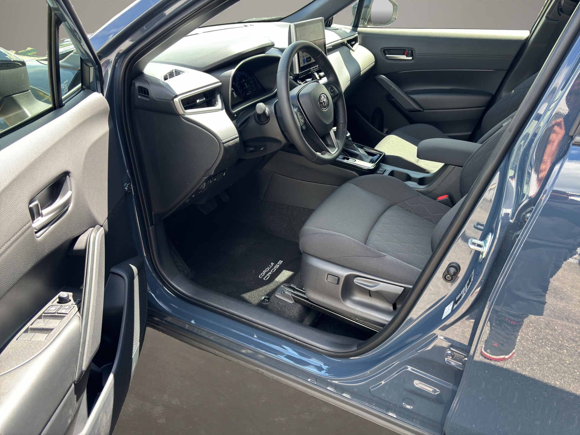TOYOTA Corolla Cross 1.8 Trend e-CVT-image-13
