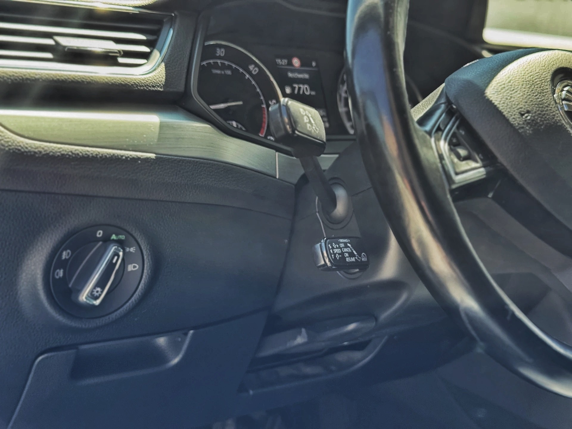 SKODA Superb Combi 2.0 TDi Ambition 4x4 DSG-image-16