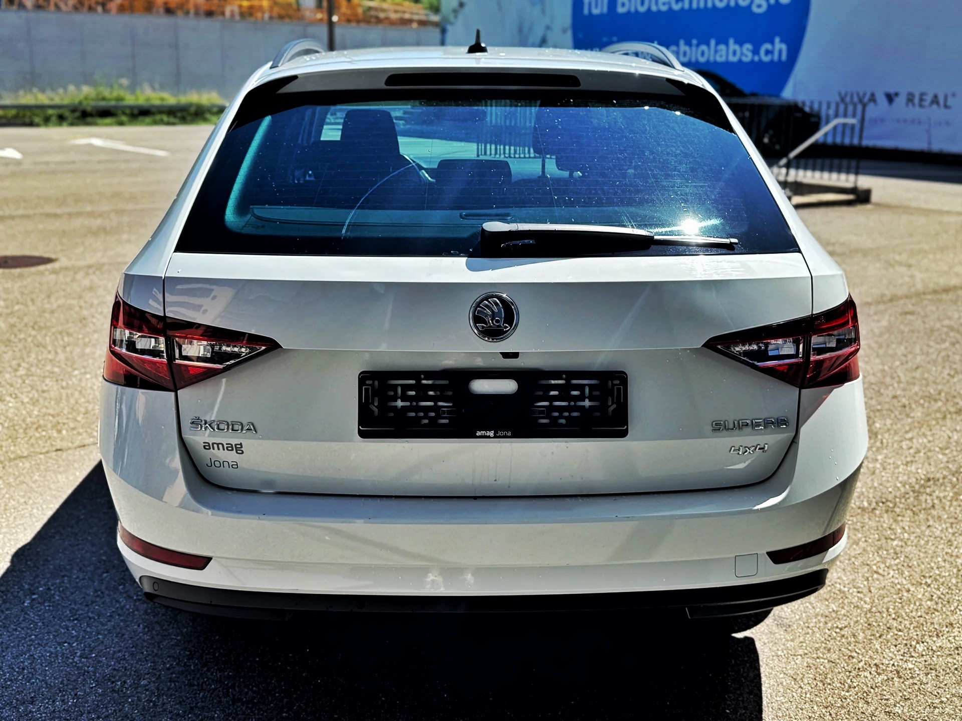 SKODA Superb Combi 2.0 TDi Ambition 4x4 DSG-showroom-element-3