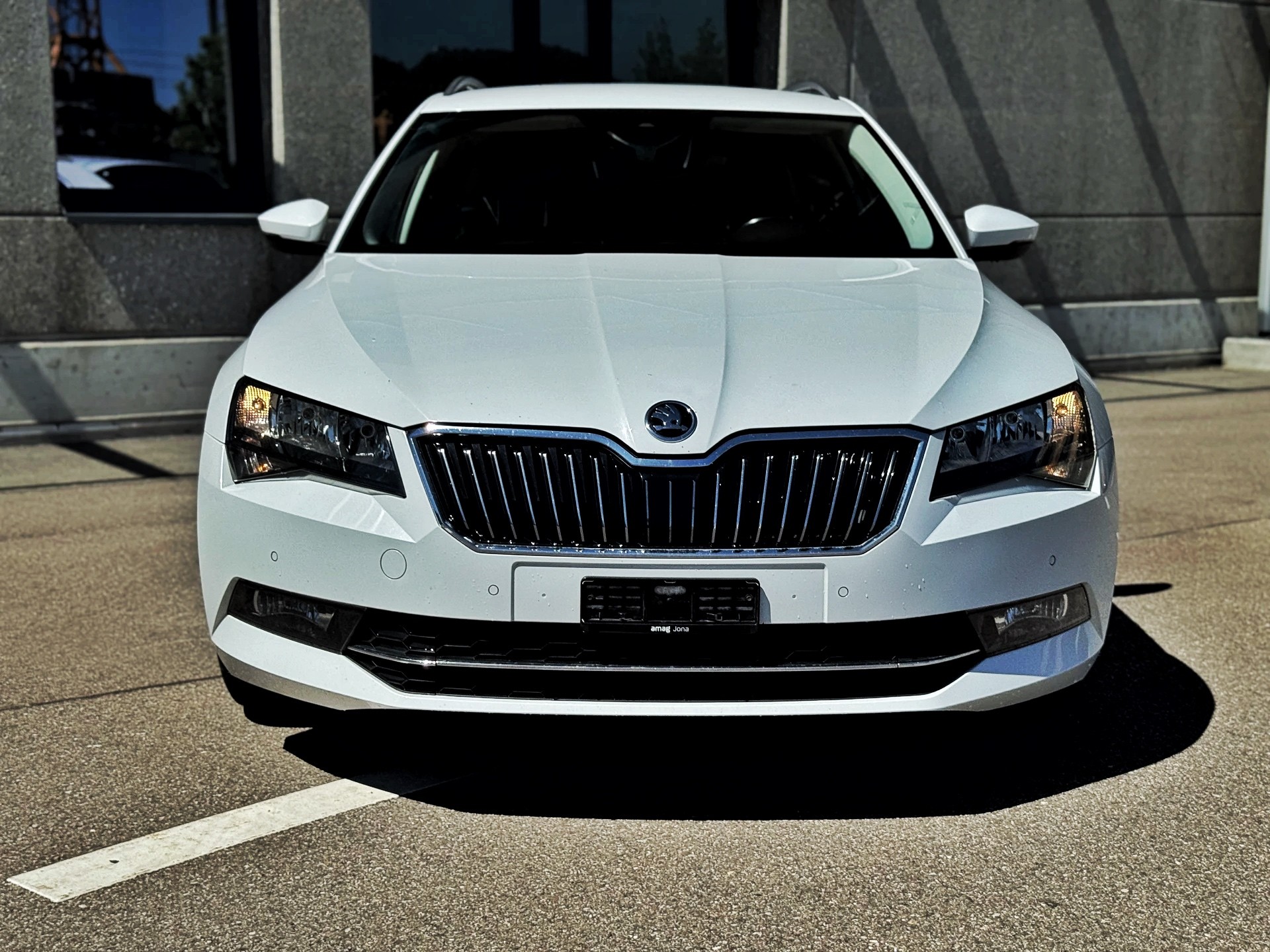 SKODA Superb Combi 2.0 TDi Ambition 4x4 DSG-image-6