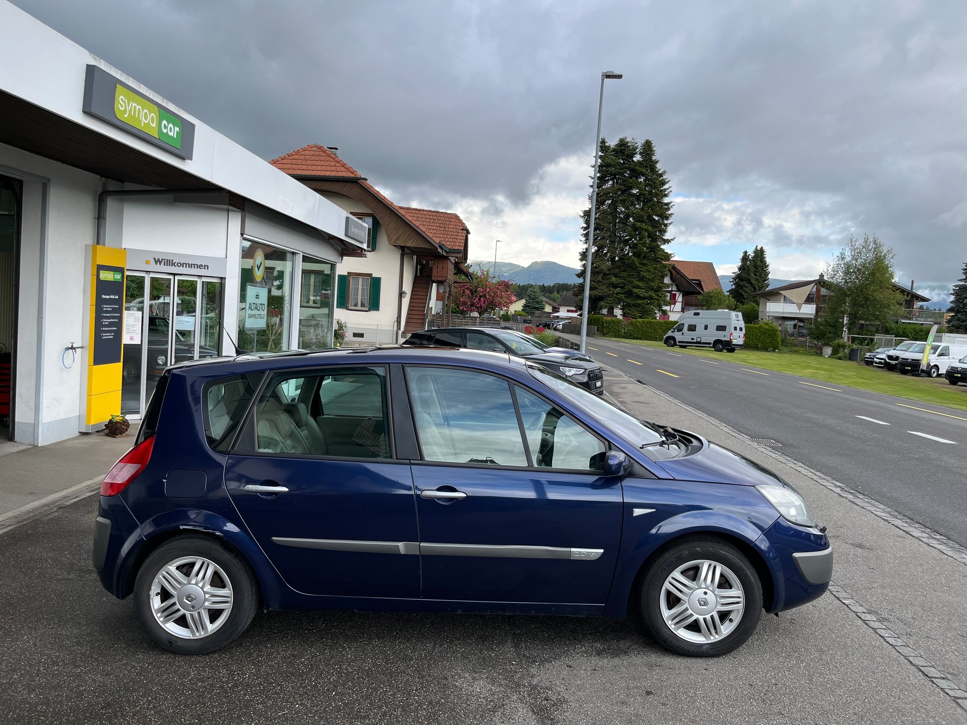 RENAULT Scénic 2.0 16V Dynamique+++AUTOMAT+++LEDER+++XENON+++-showroom-element-3
