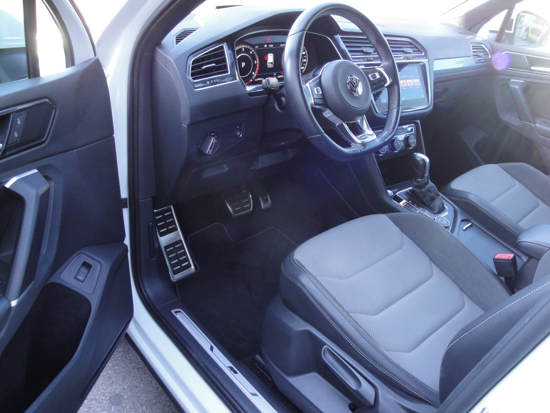 VW Tiguan 2.0TDI High 4M-image-10