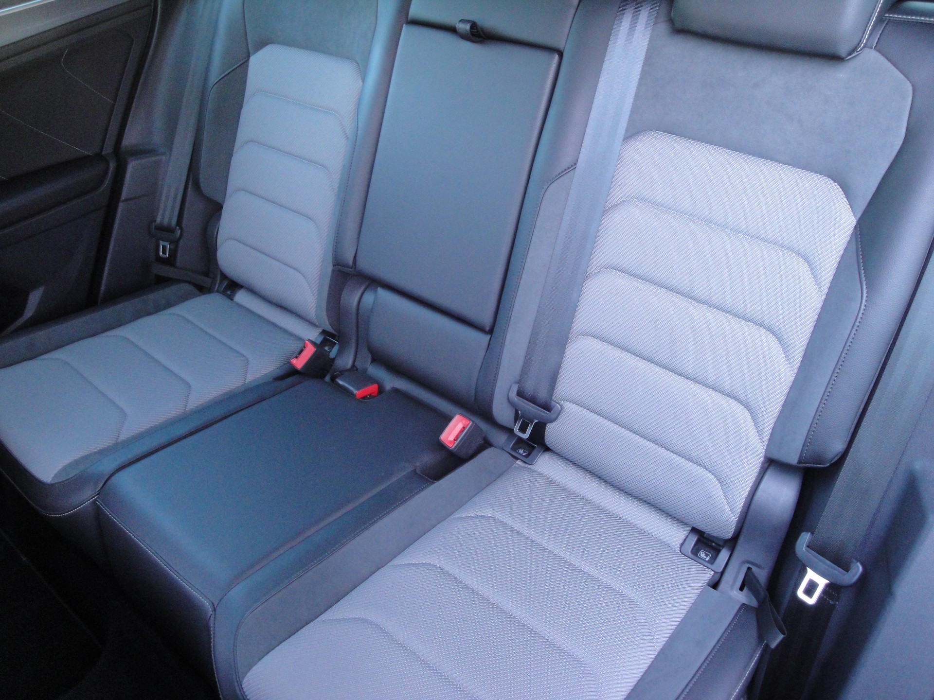 VW Tiguan 2.0TDI High 4M-image-15