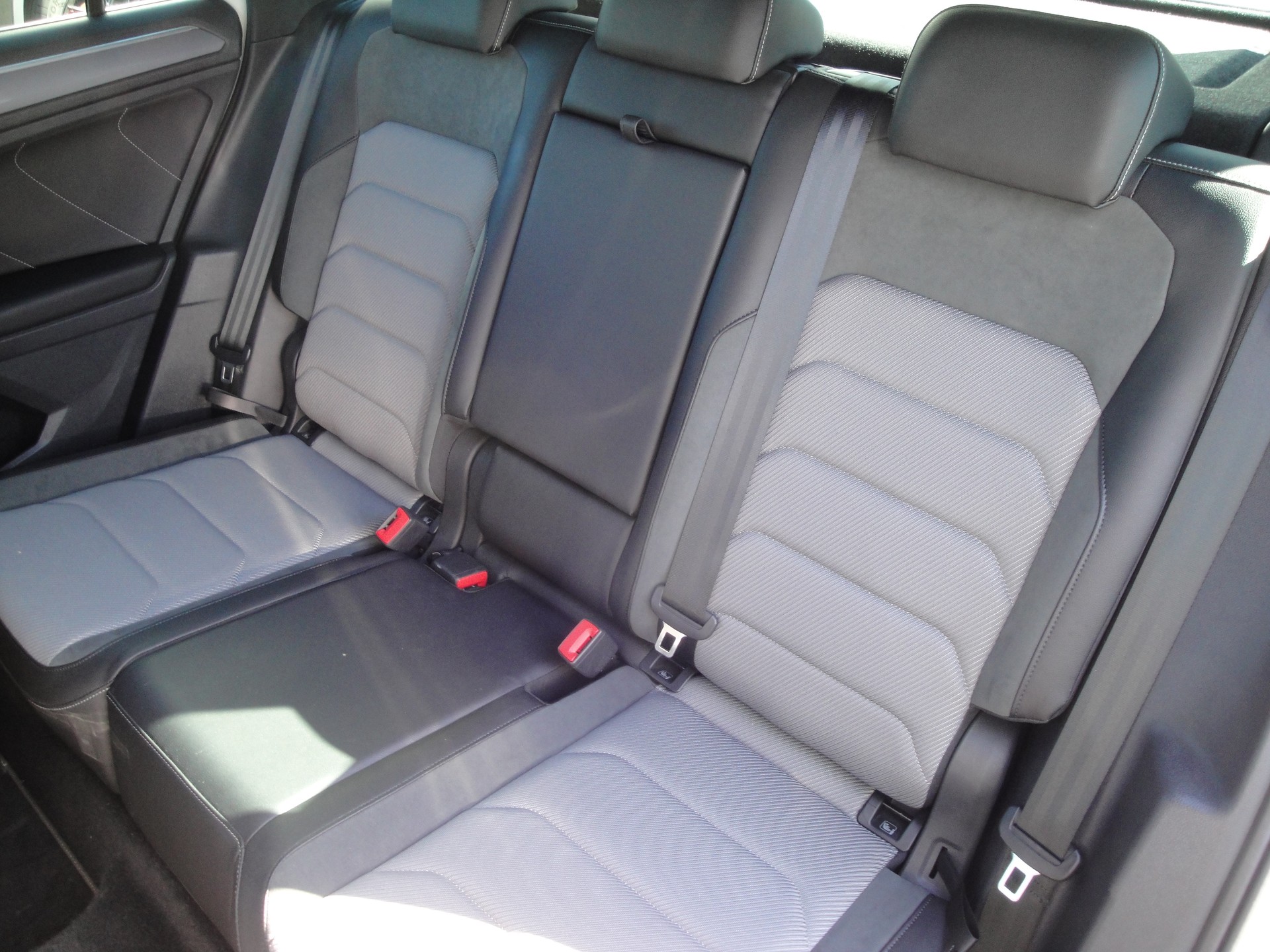 VW Tiguan 2.0TDI High 4M-image-5