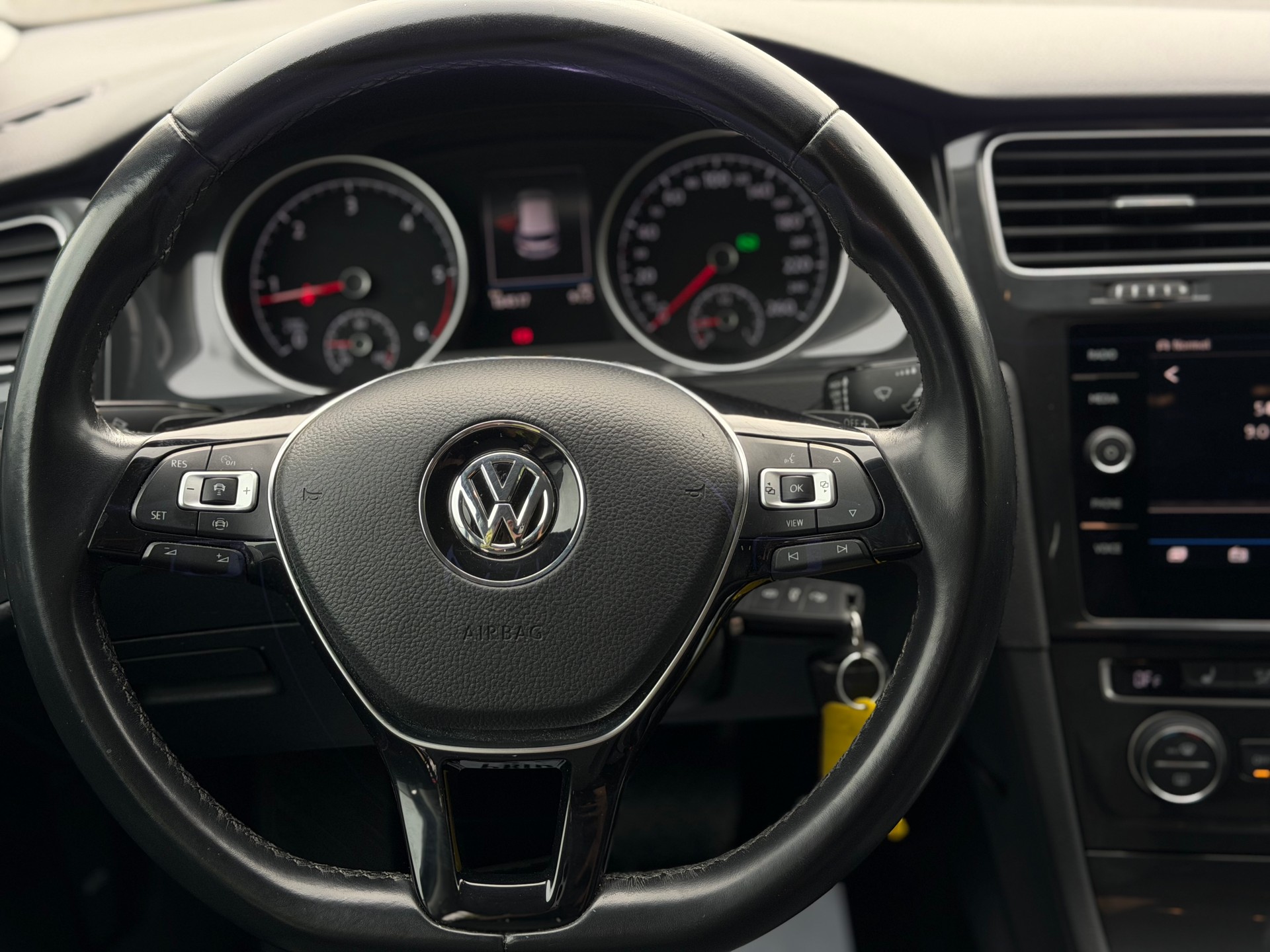 VW Golf 2.0 TDI Comfortline DSG-image-7