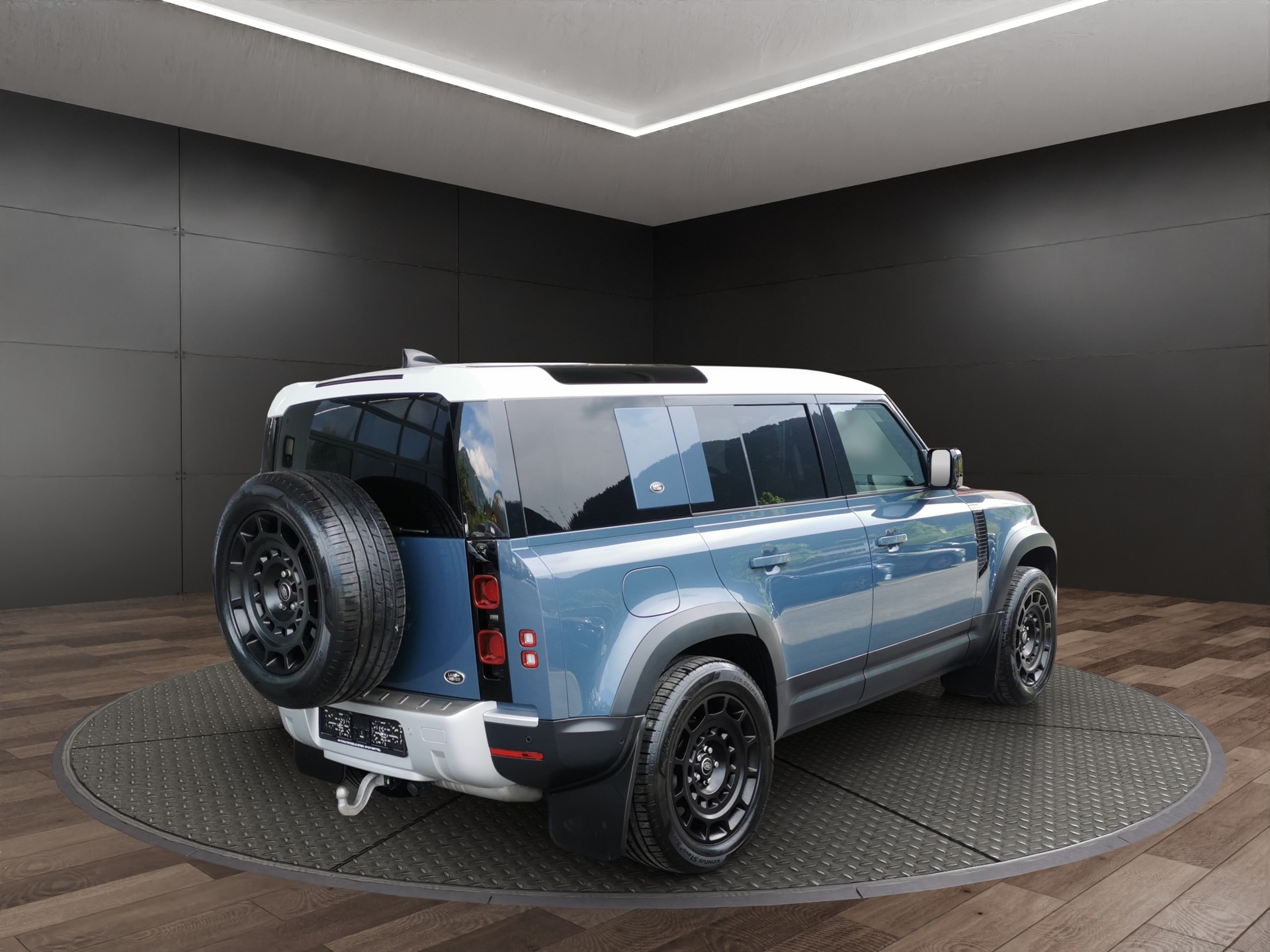 LAND ROVER Defender 110 D240 SD4 SE AT8-image-5