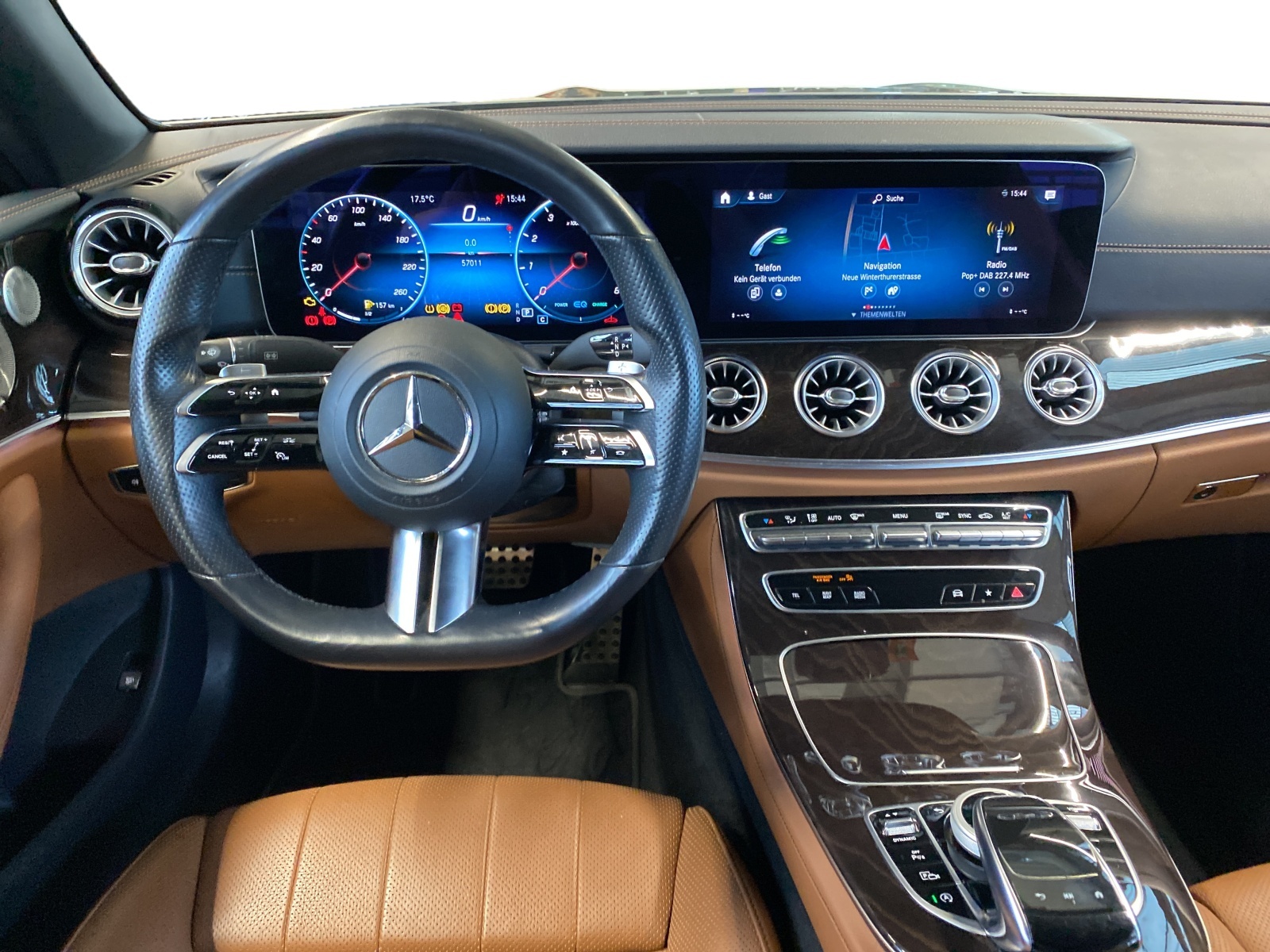 MERCEDES-BENZ E 450 Cabriolet AMG Line 4MATIC-image-13