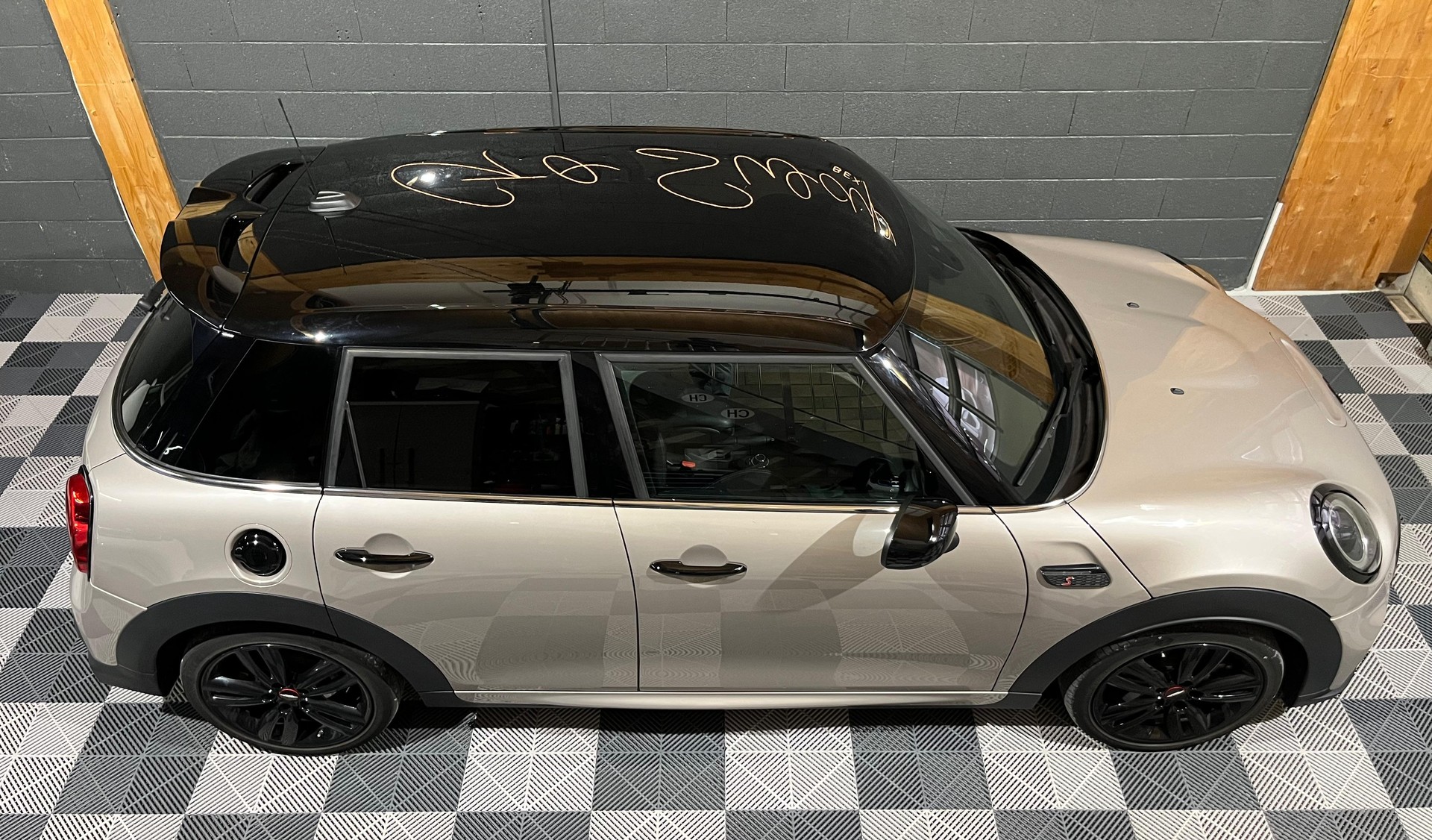 MINI Cooper S Steptronic DKG-showroom-element-1