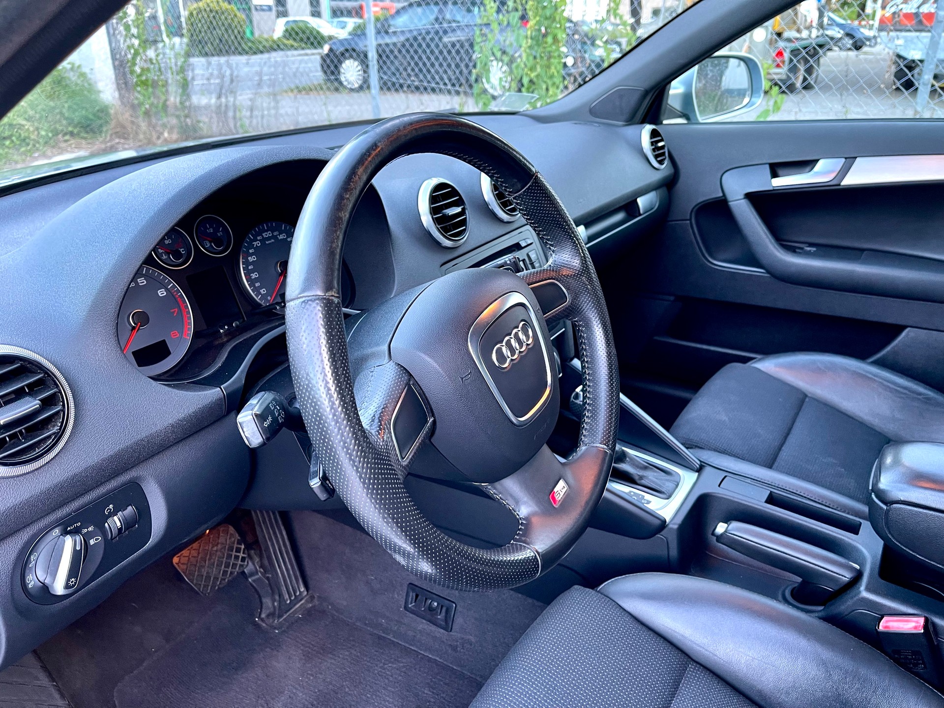 AUDI A3 Sportback 2.0 TFSI Style S-tronic-image-21