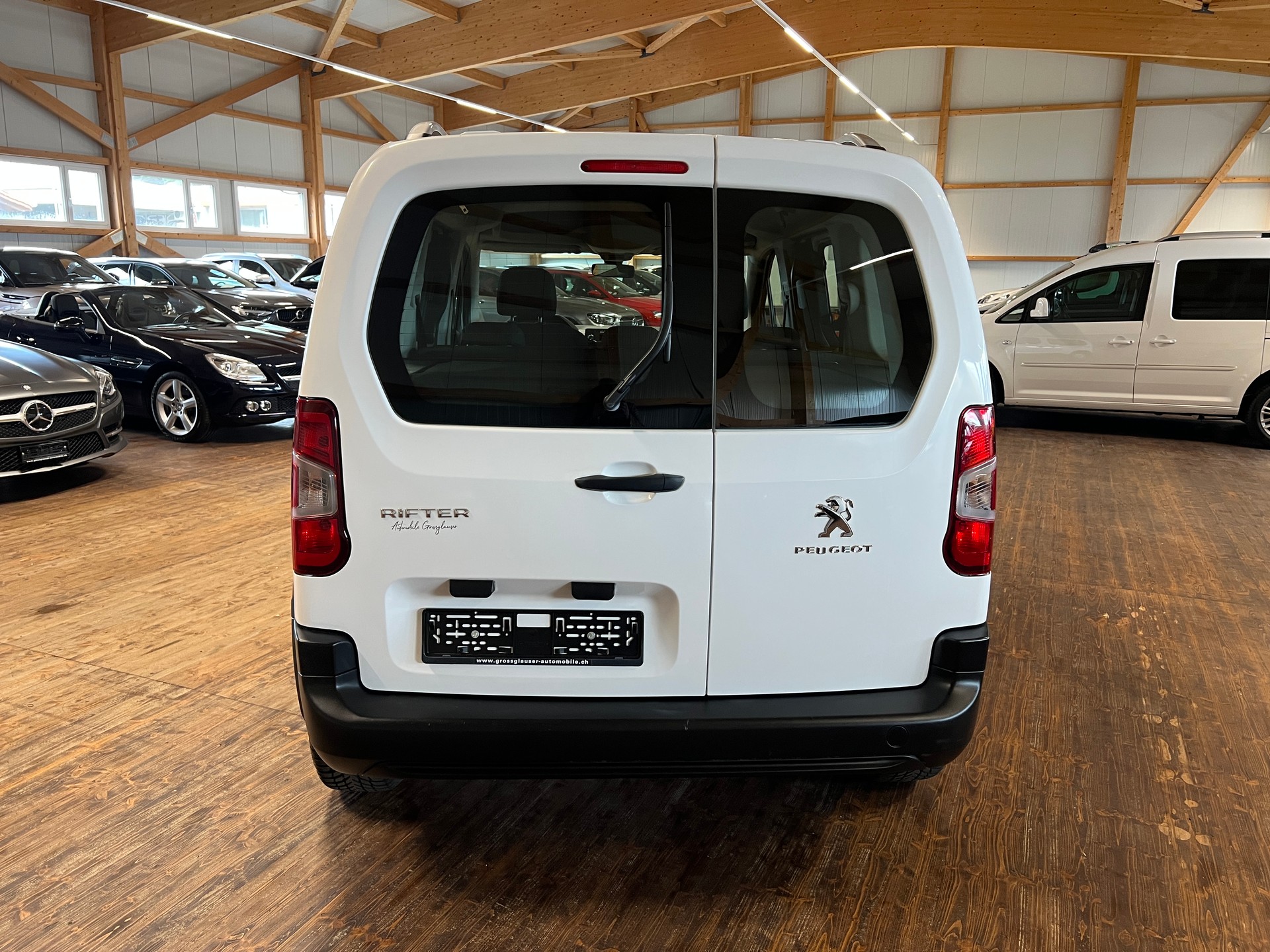 PEUGEOT Rifter 1.2 PureTech Allure-image-5
