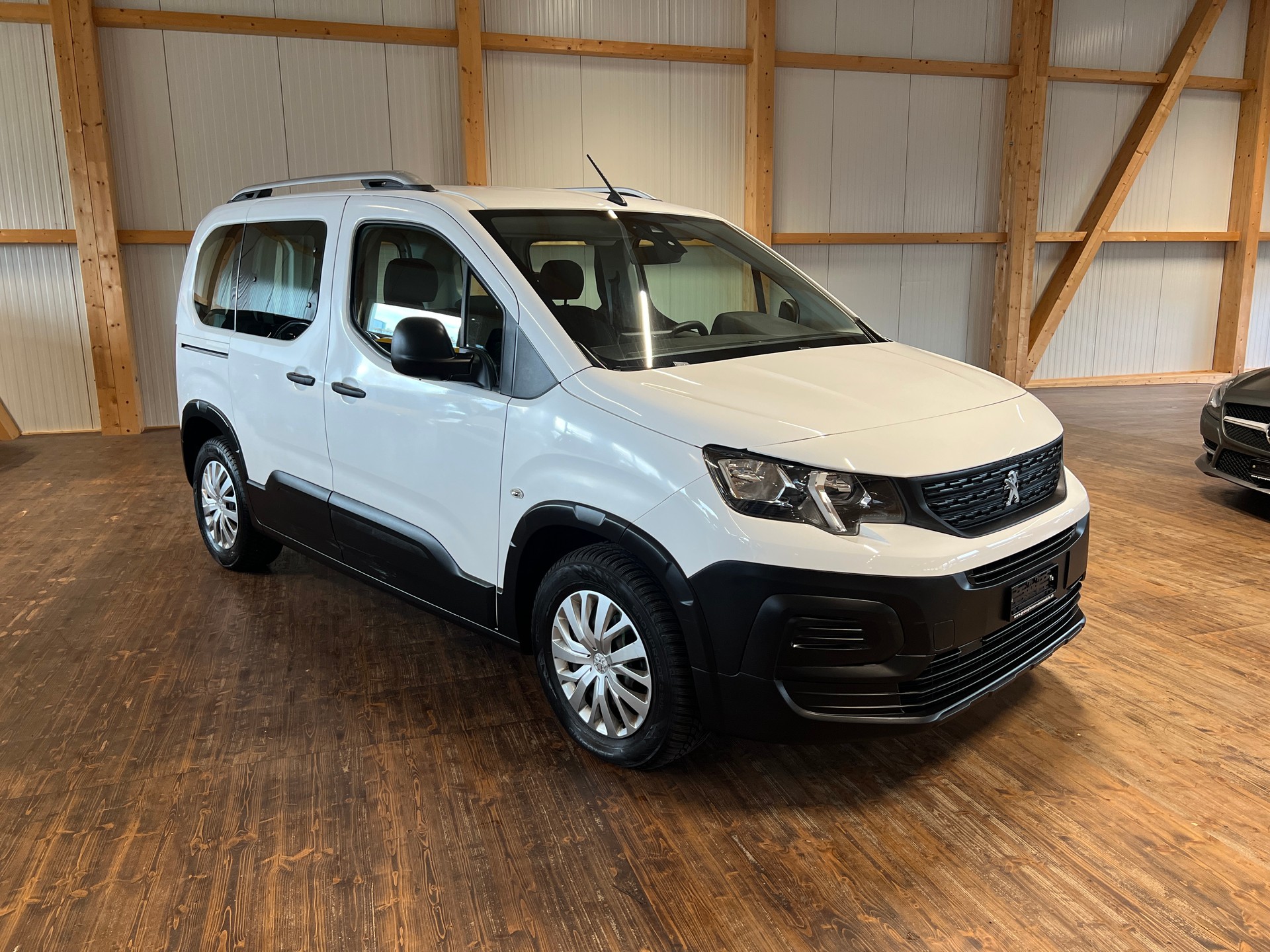 PEUGEOT Rifter 1.2 PureTech Allure-showroom-element-2