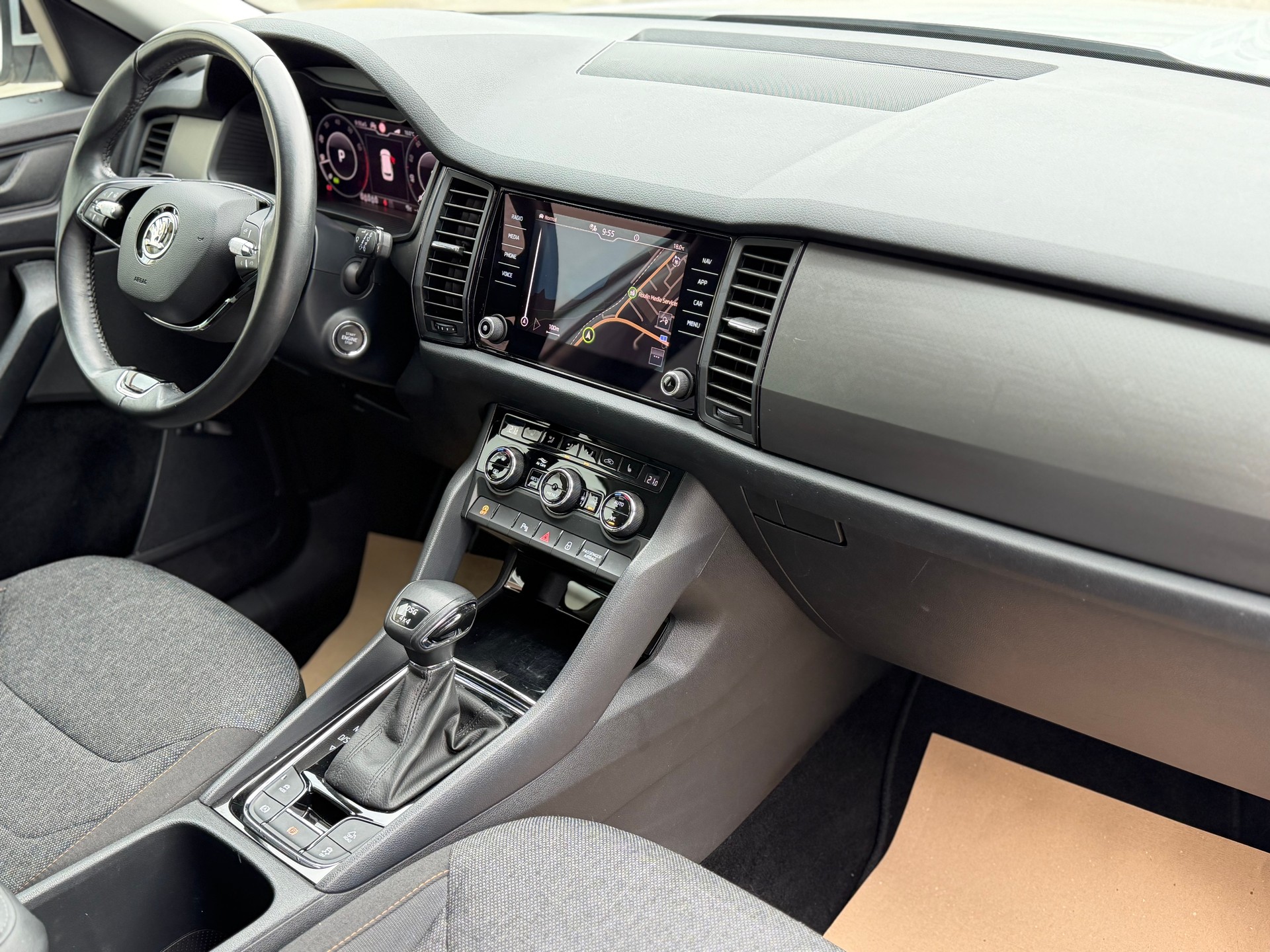 SKODA Kodiaq 2.0 TSI DSG Clever 4x4-image-16