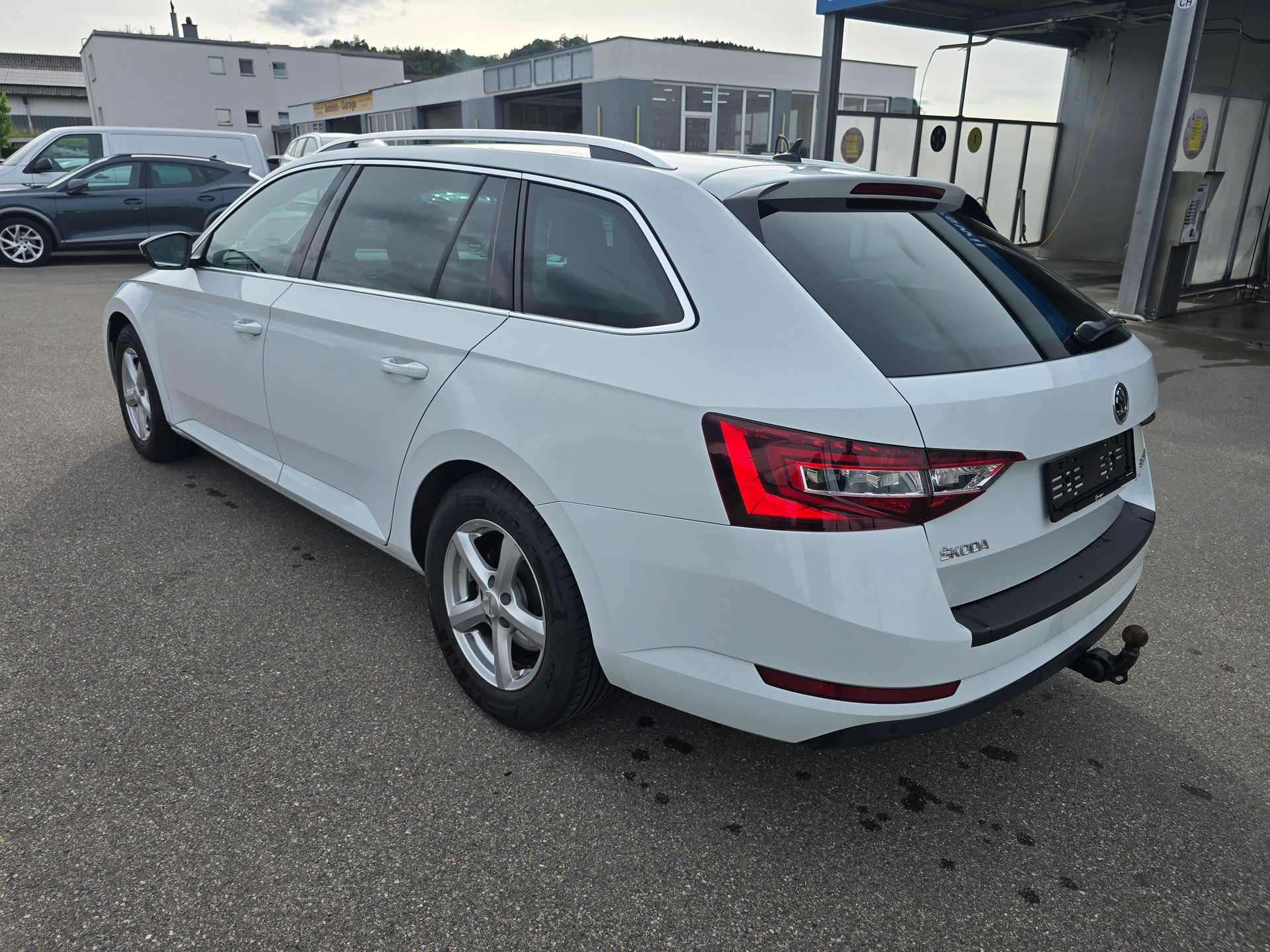 SKODA Superb Combi 2.0 TDi Style 4x4 DSG-image-2