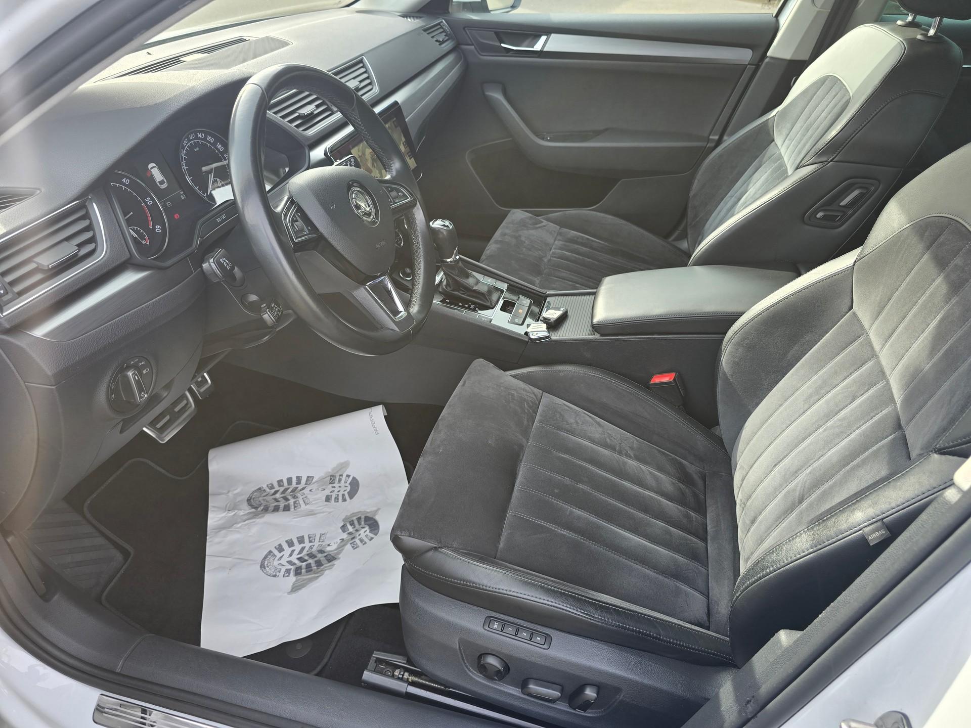 SKODA Superb Combi 2.0 TDi Style 4x4 DSG-image-6