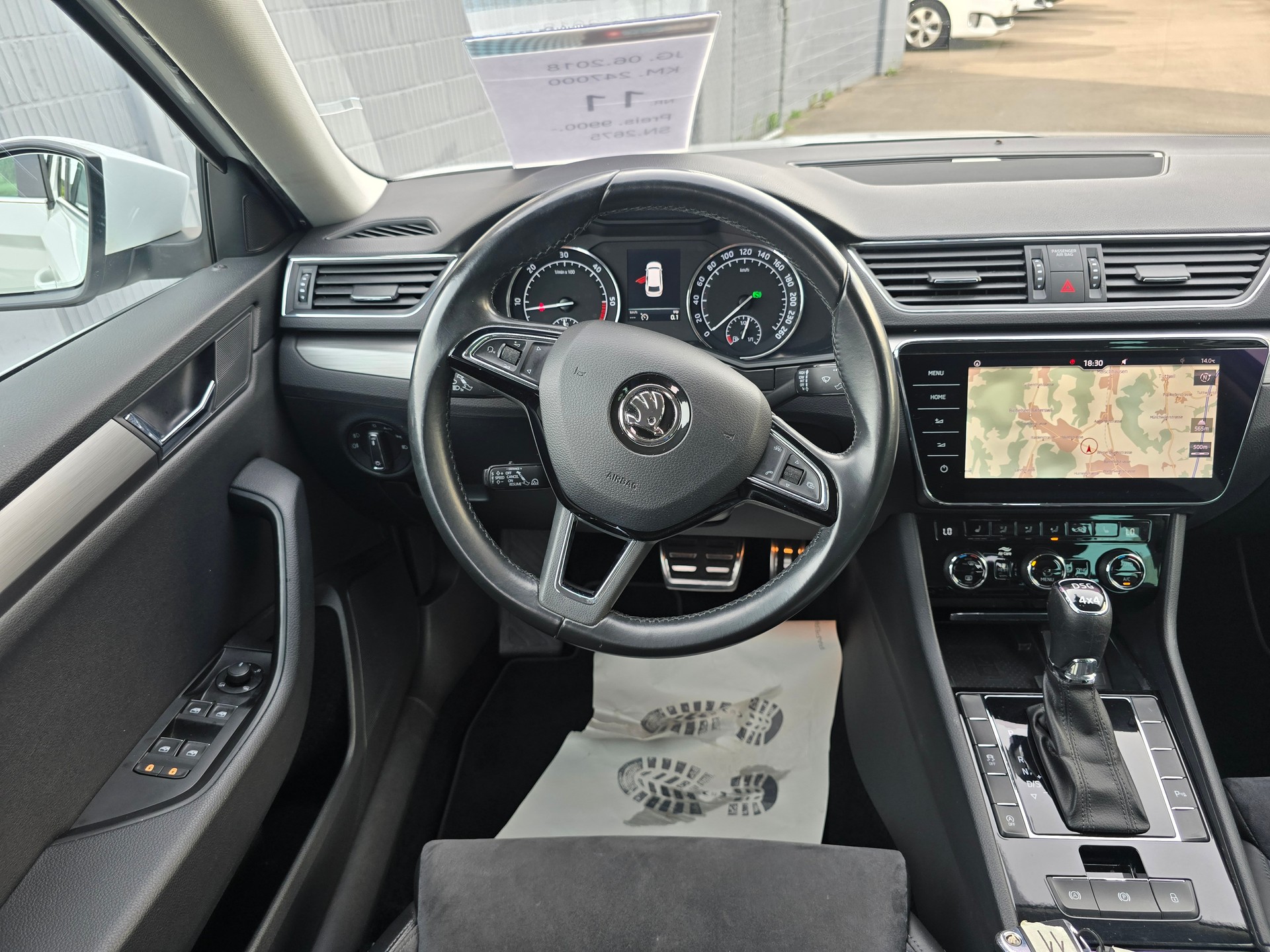 SKODA Superb Combi 2.0 TDi Style 4x4 DSG-image-13