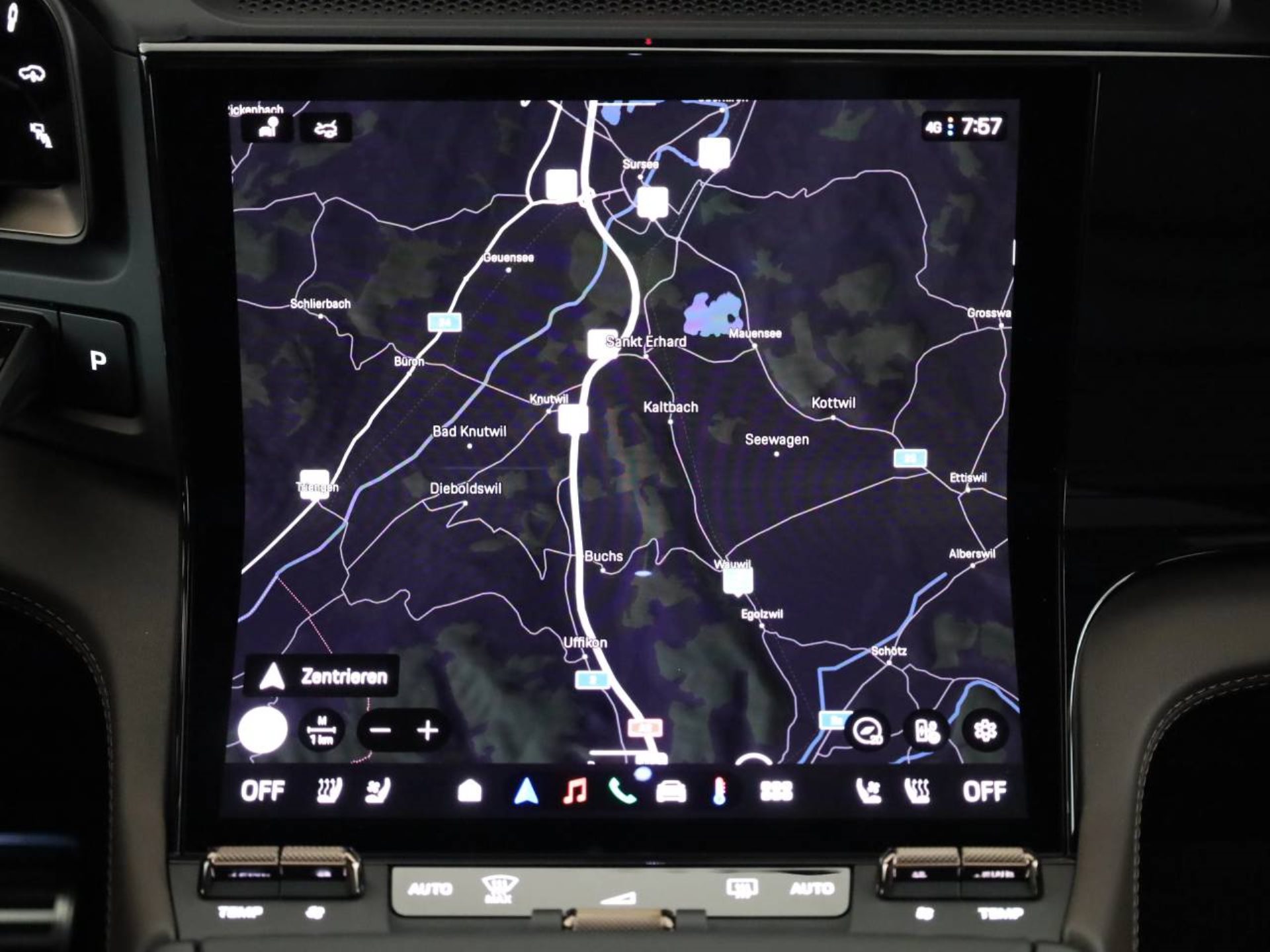PORSCHE Cayenne Electric-image-13
