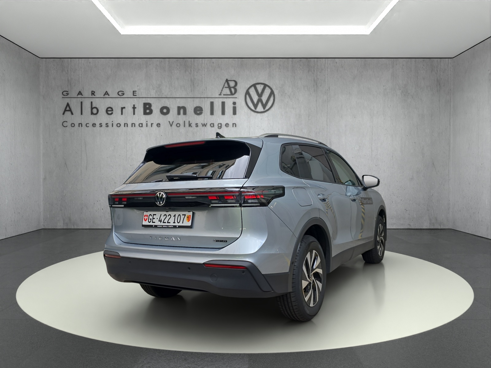 VW Tiguan 2.0 TSI DSG United 4Motion-image-2