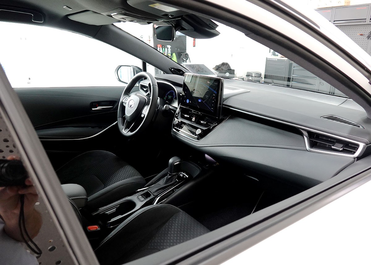 TOYOTA Corolla Touring Sports 2.0 HSD Premium e-CVT-image-5