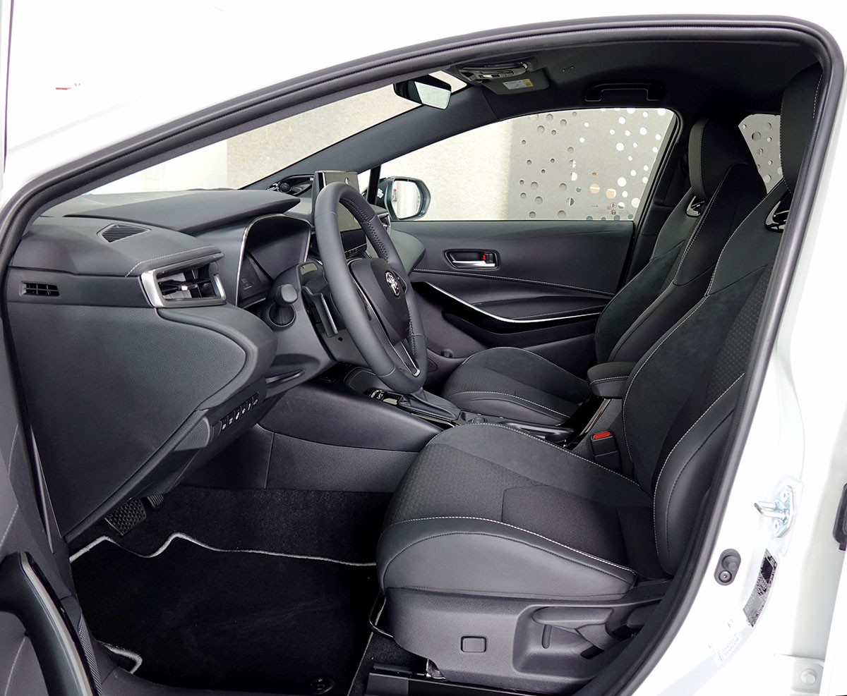 TOYOTA Corolla Touring Sports 2.0 HSD Premium e-CVT-image-6