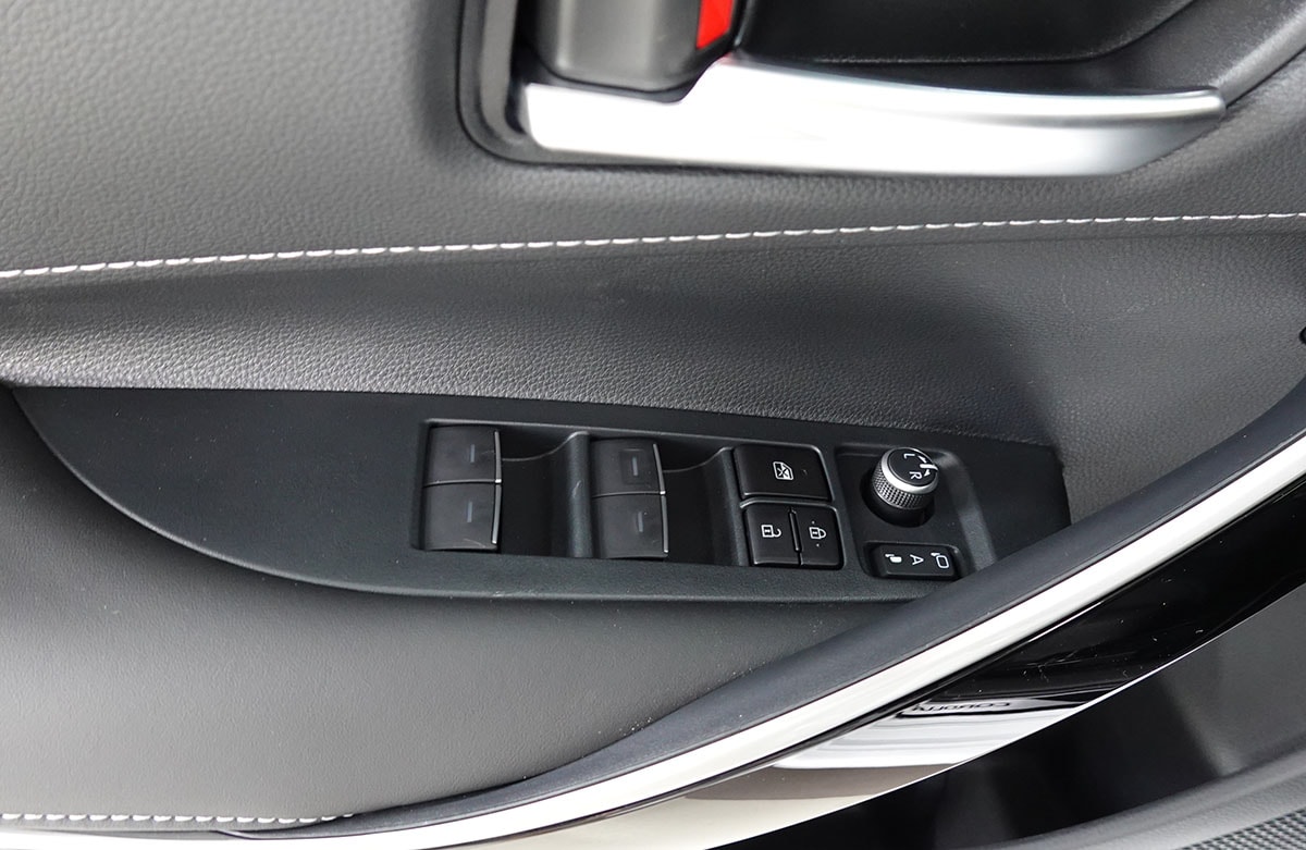TOYOTA Corolla Touring Sports 2.0 HSD Premium e-CVT-image-18