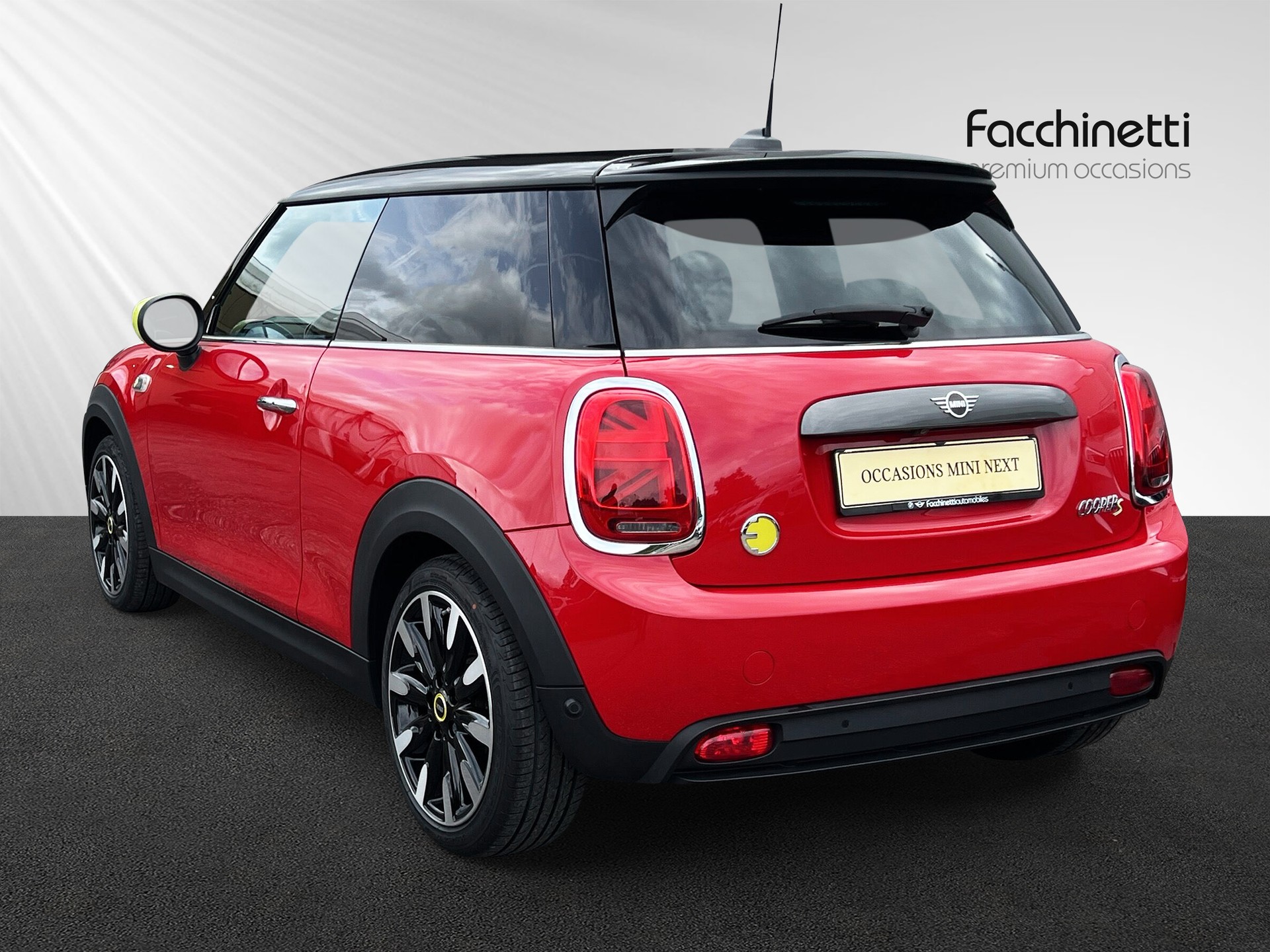 MINI Cooper SE-image-2