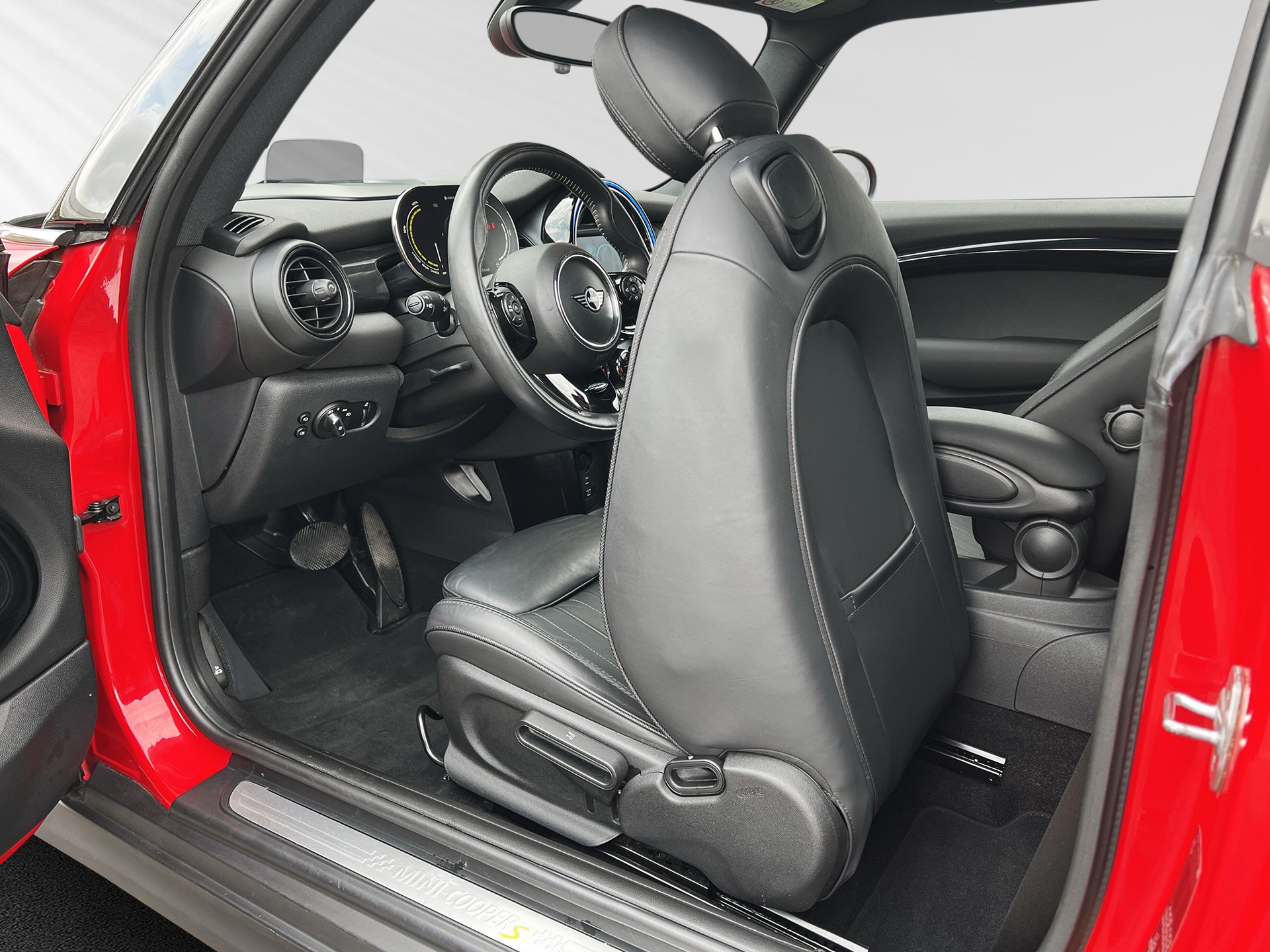 MINI Cooper SE-image-5