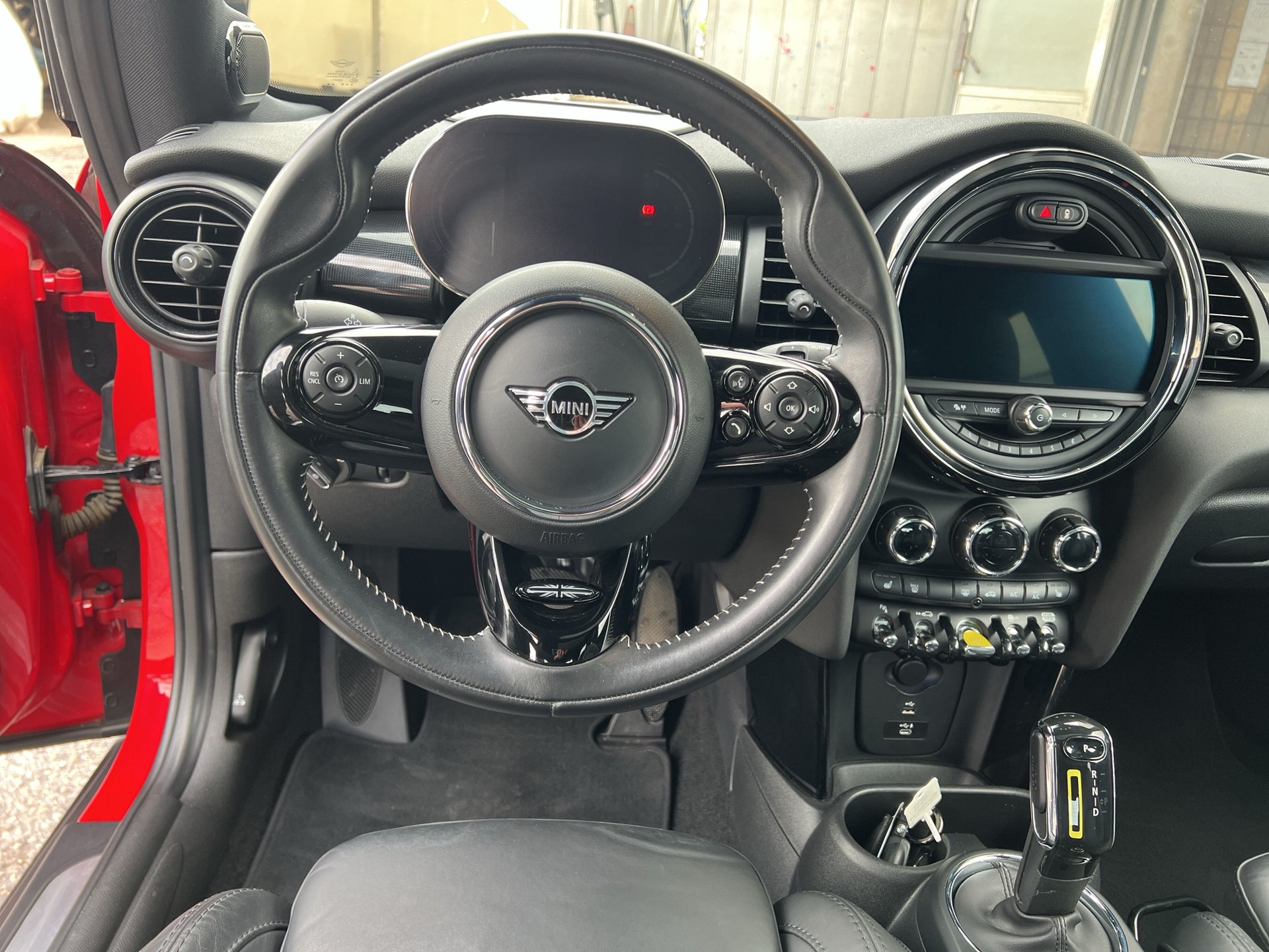 MINI Cooper SE-image-11