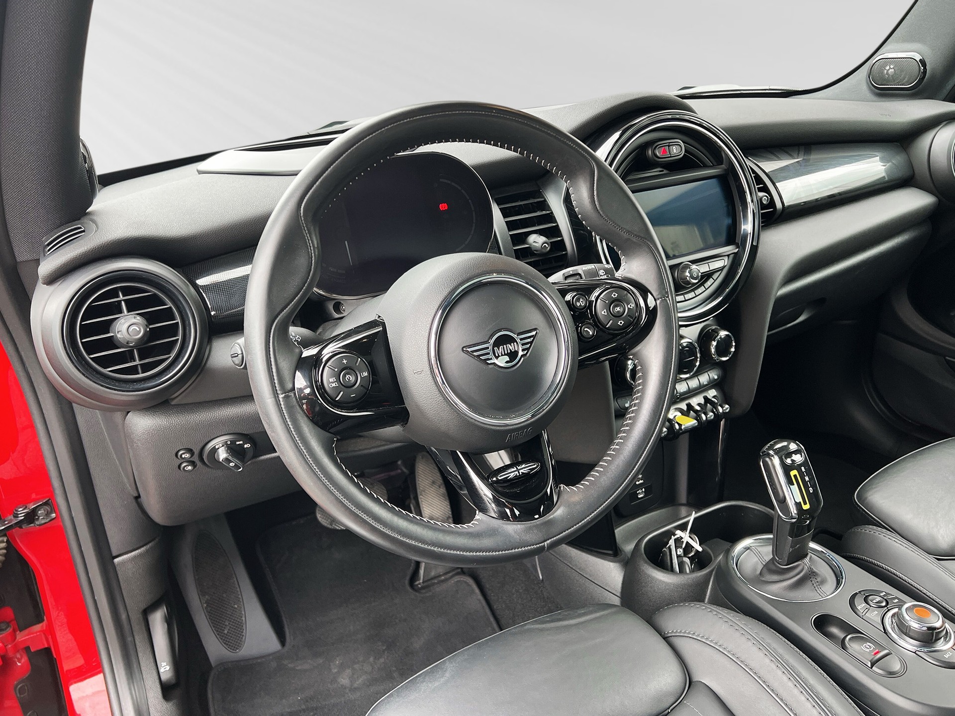 MINI Cooper SE-image-3
