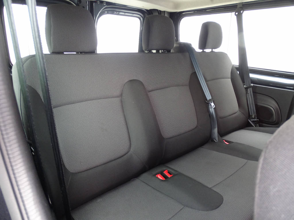 RENAULT Trafic Grand Passenger 2.0 dCi 8 places-image-4