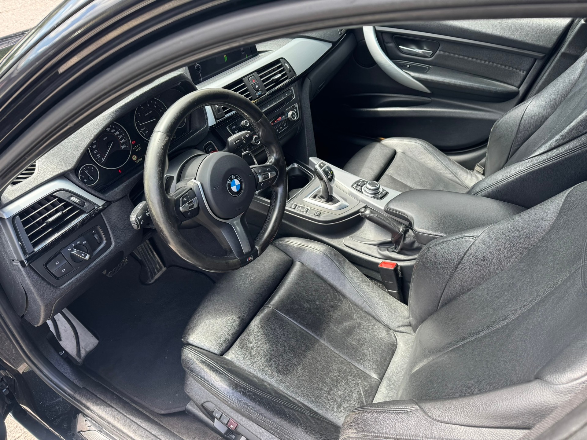 BMW 335i xDrive Steptronic-image-9