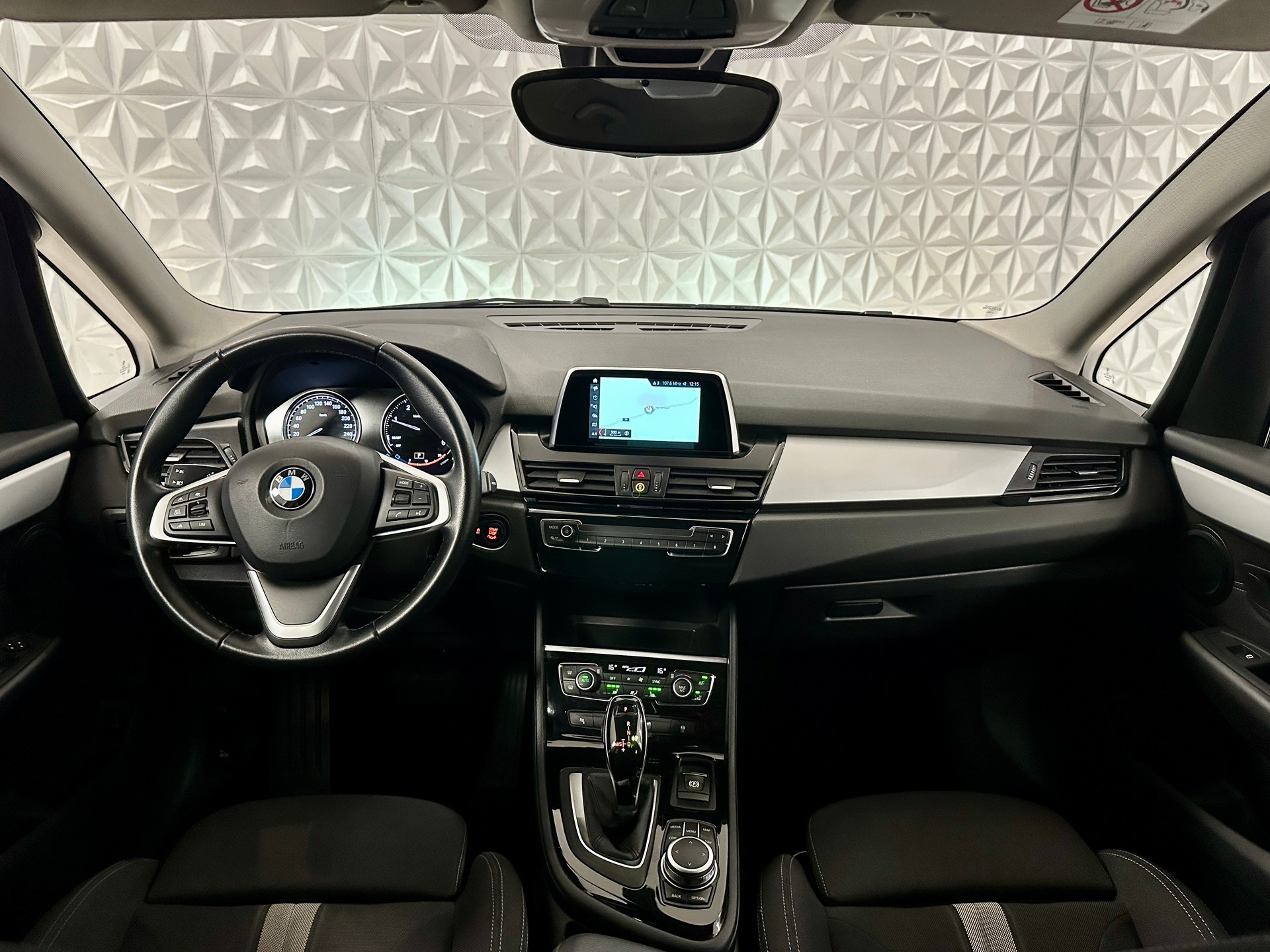 BMW 220d xDrive Gran Tourer Steptronic-image-13
