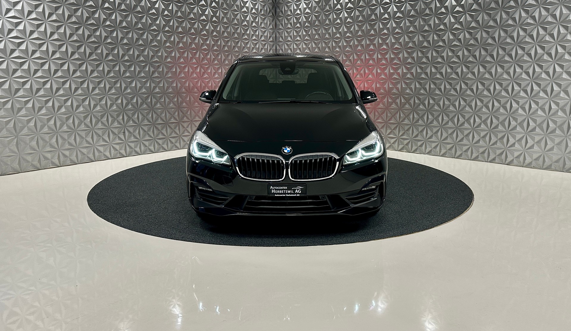 BMW 220d xDrive Gran Tourer Steptronic-image-1