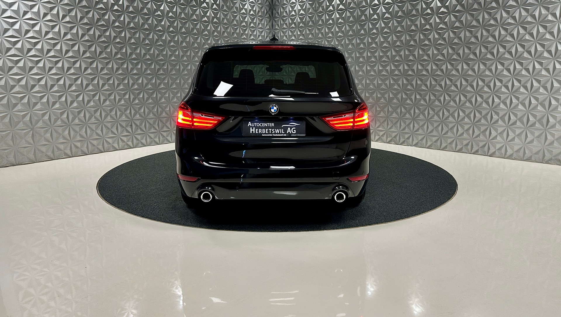 BMW 220d xDrive Gran Tourer Steptronic-image-5